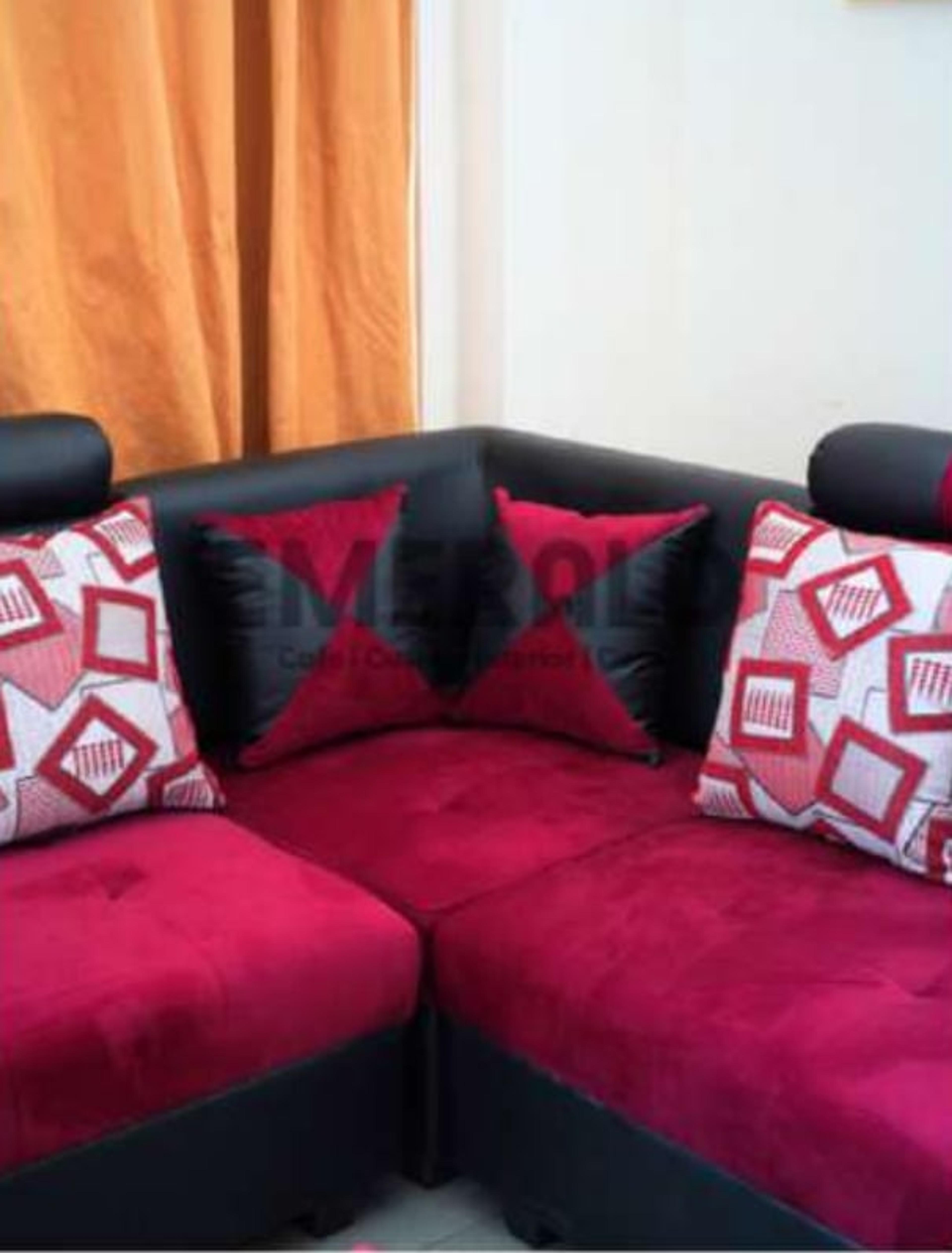 Sudut Dolphin — Emerald Sofa