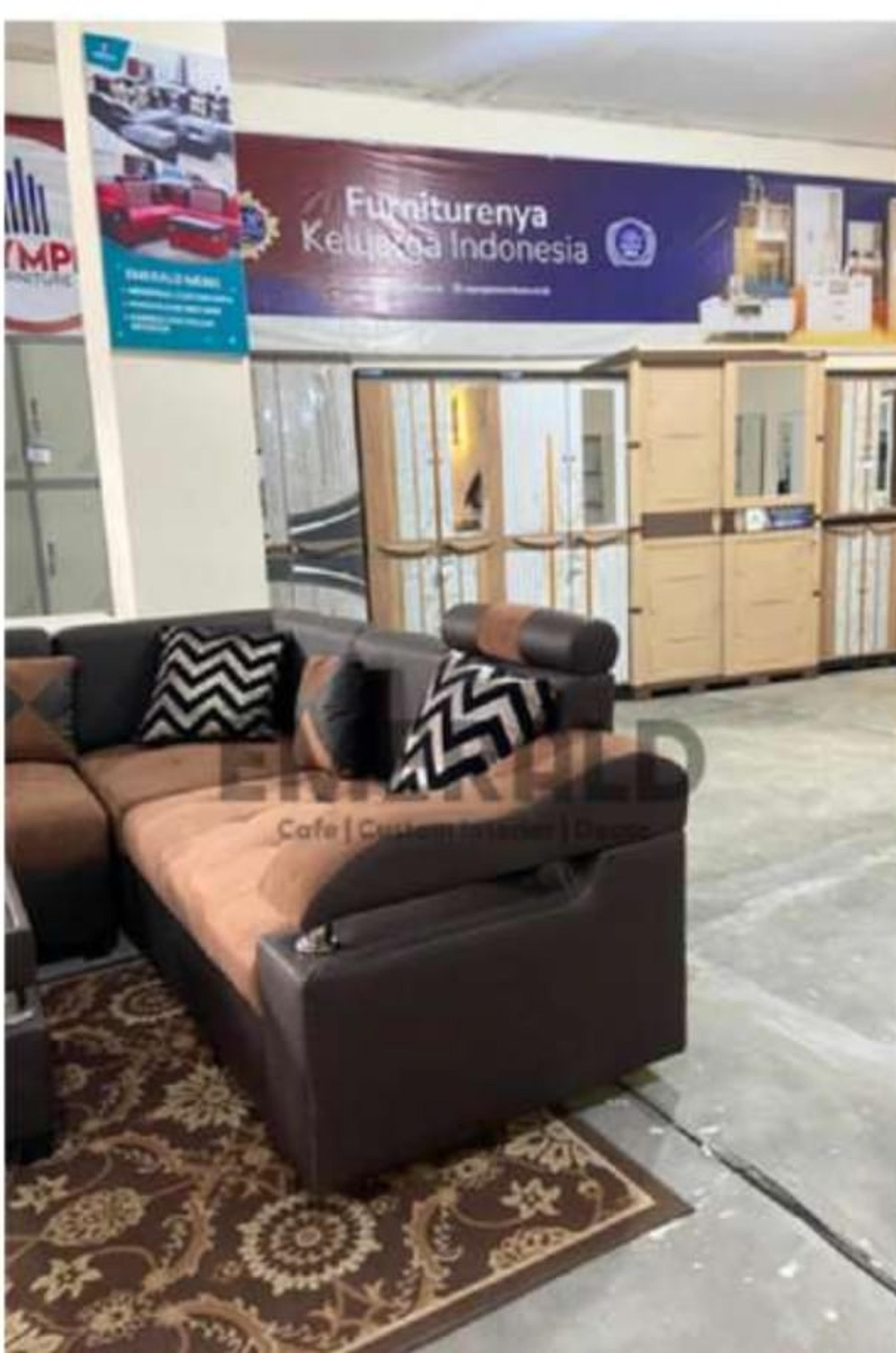 Sudut Domini — Emerald Sofa