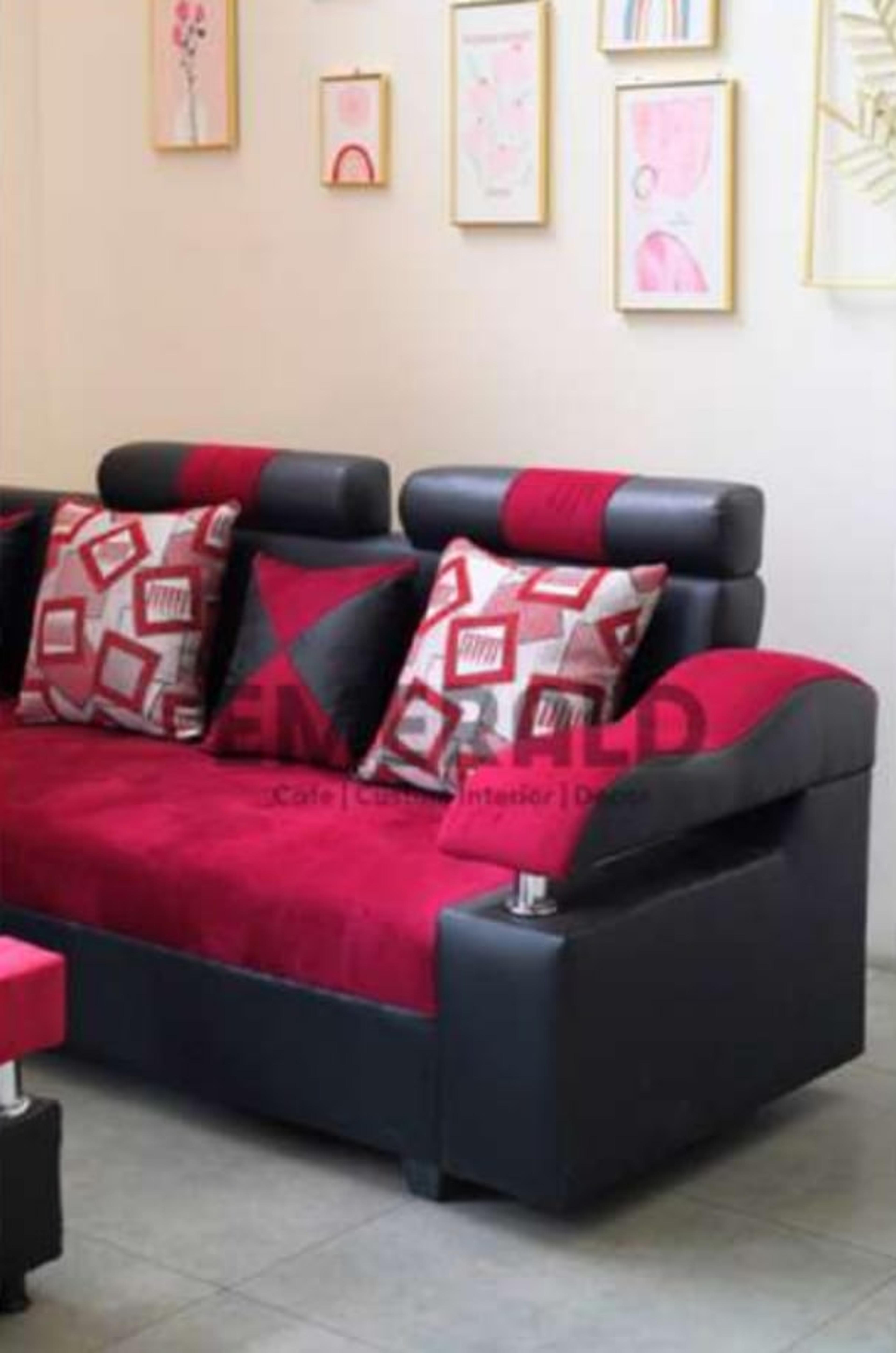 Sudut Dolphin — Emerald Sofa