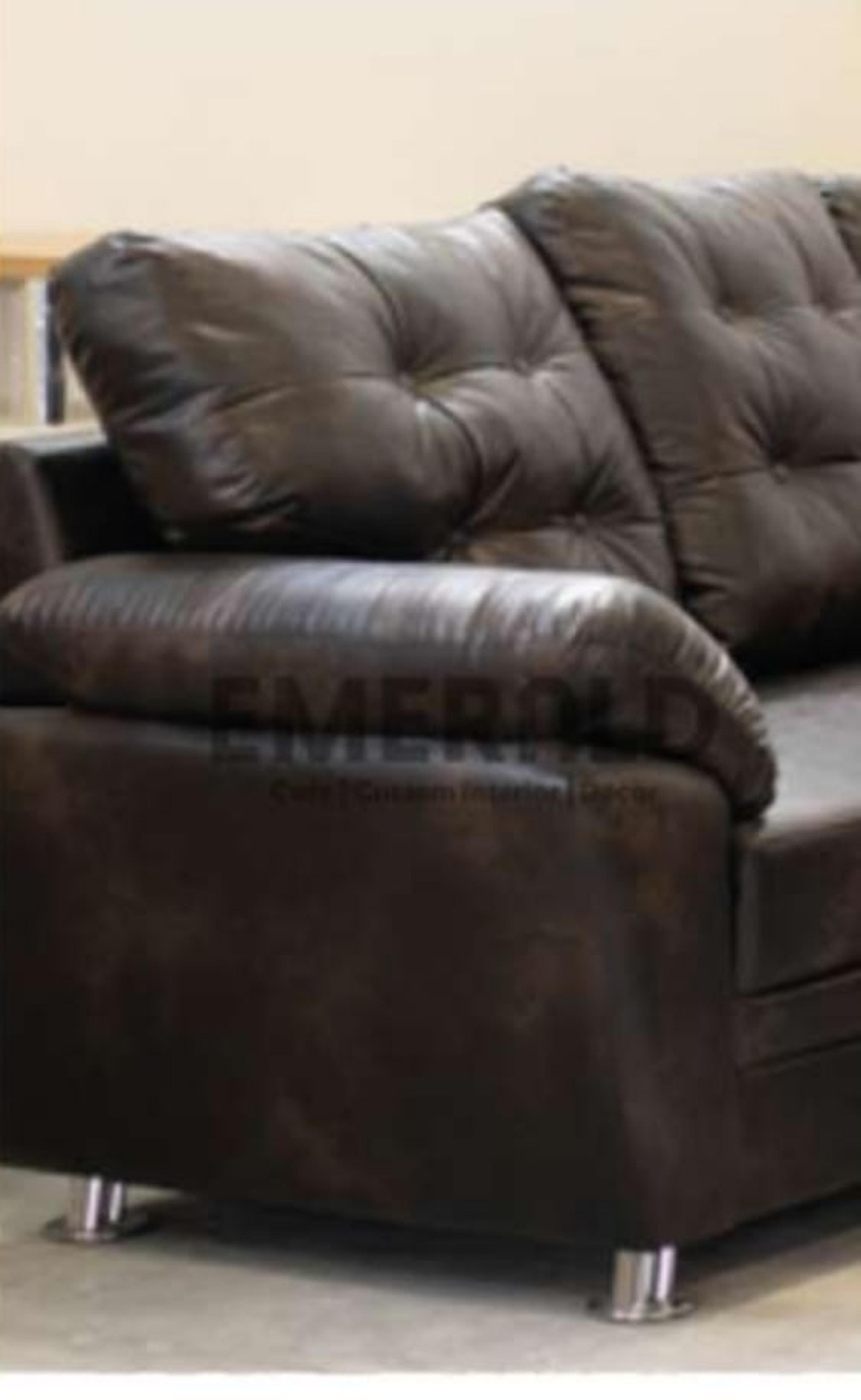321 Detroit Reborn — Emerald Sofa