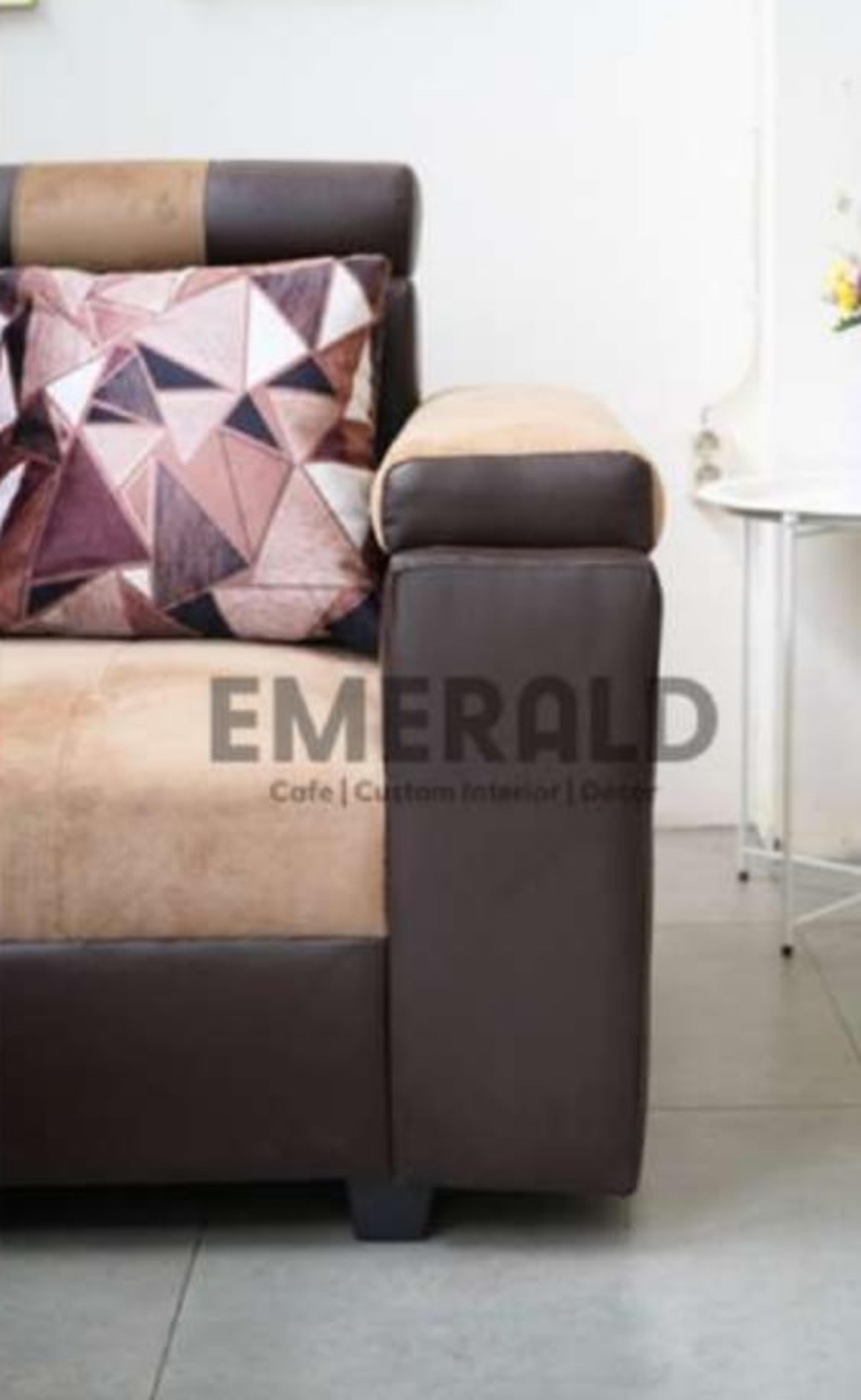 Sudut Miko — Emerald Sofa