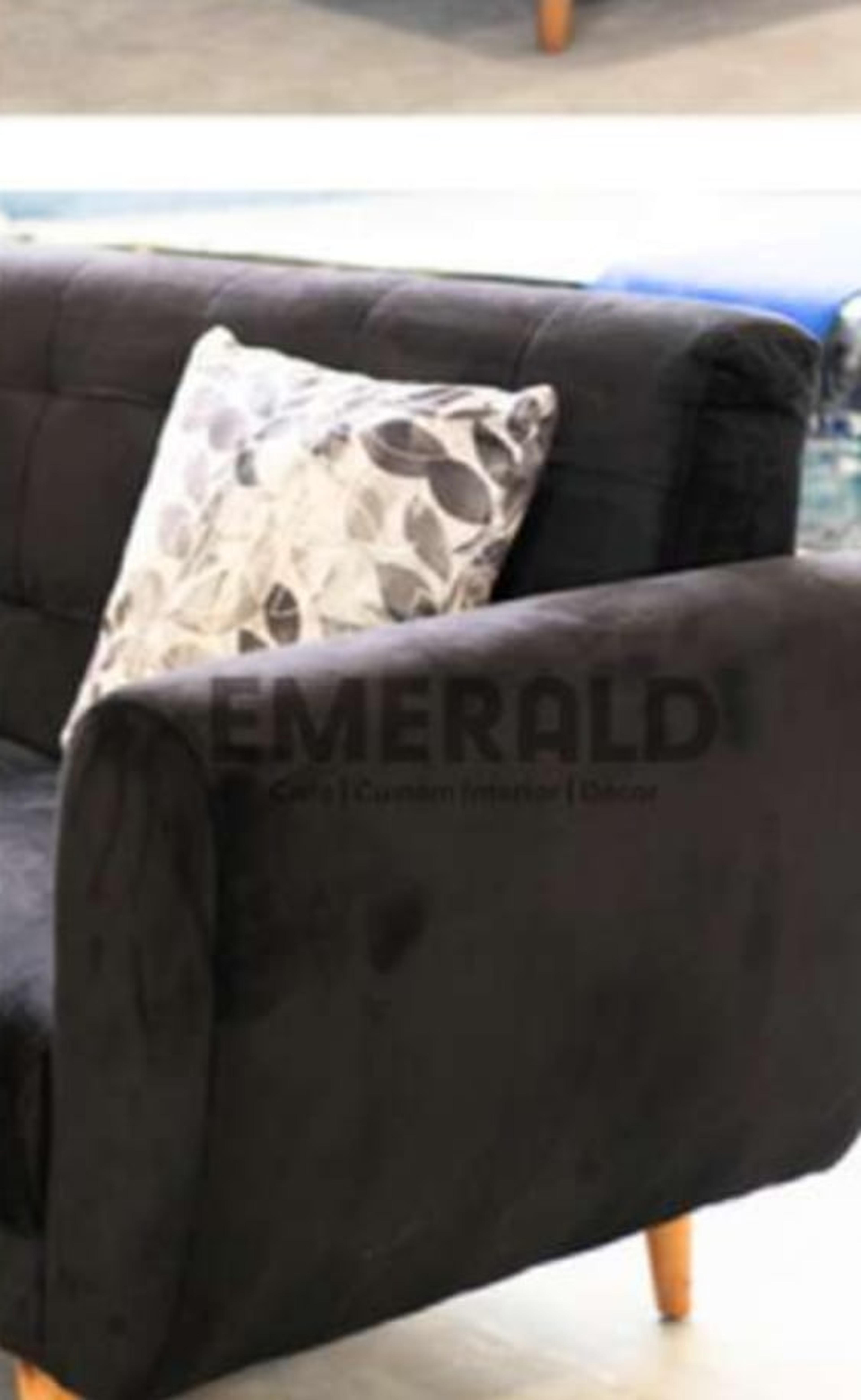 Sudut Roma — Emerald Sofa