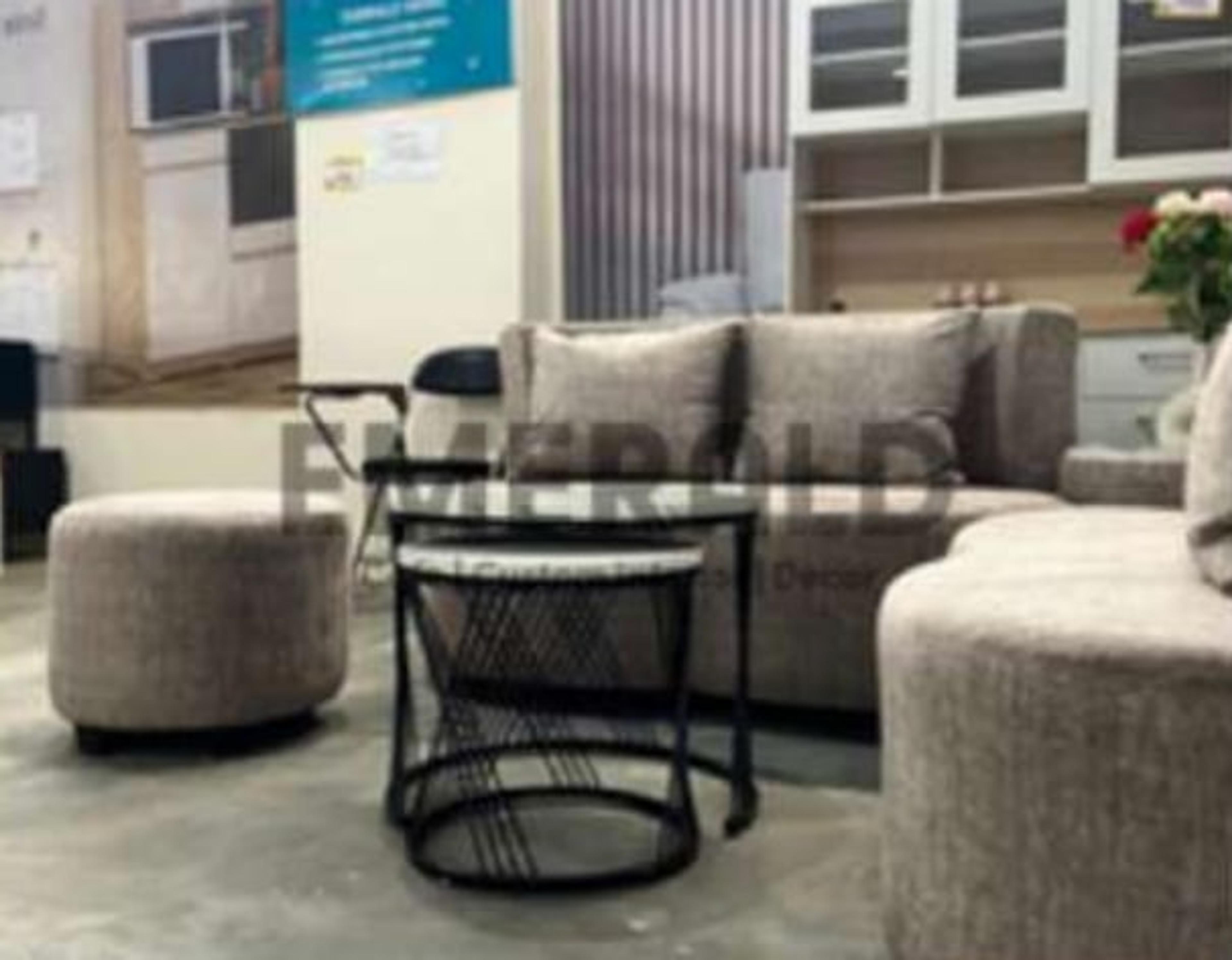 Sudut Tulip — Emerald Sofa