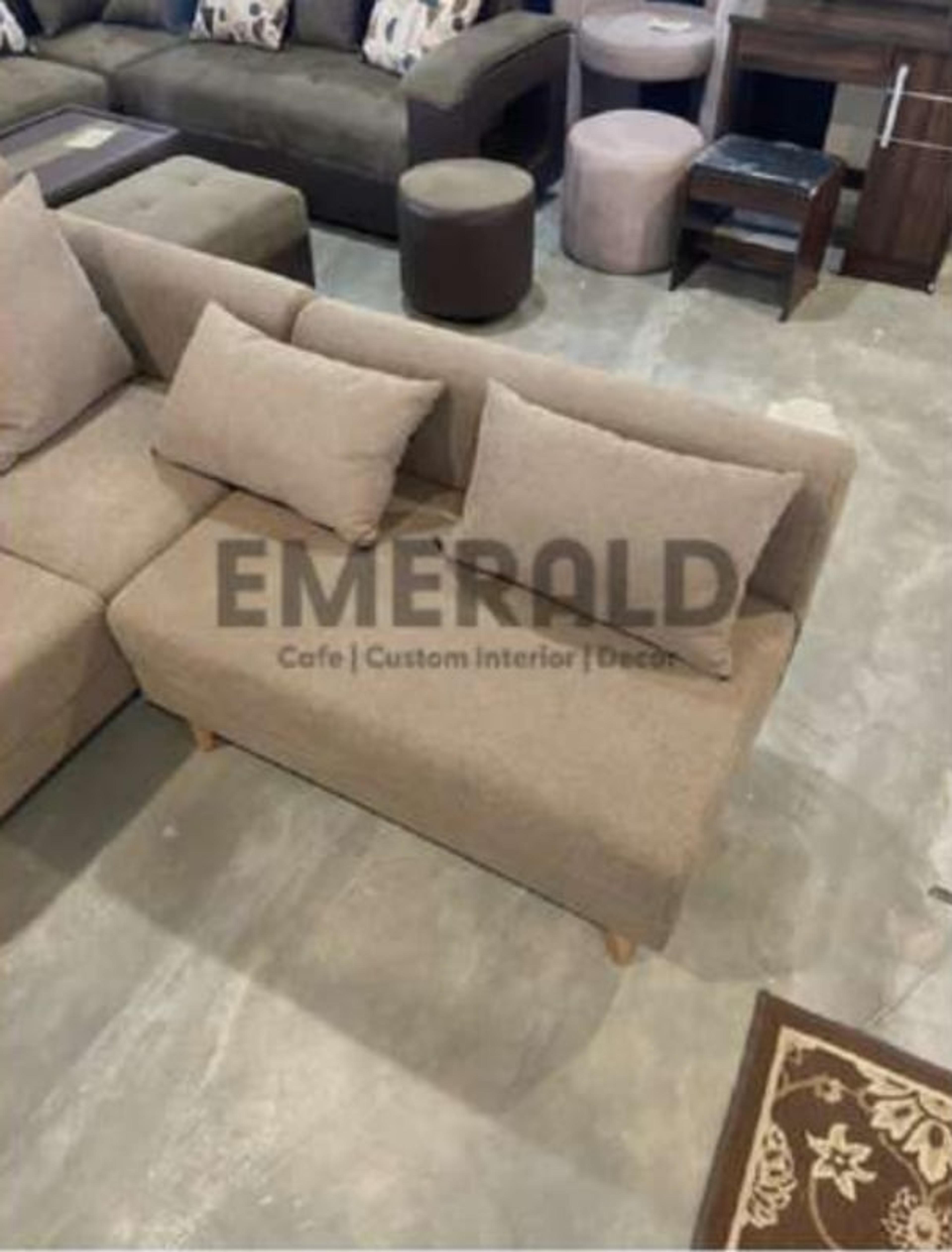 Sudut Romawi — Emerald Sofa