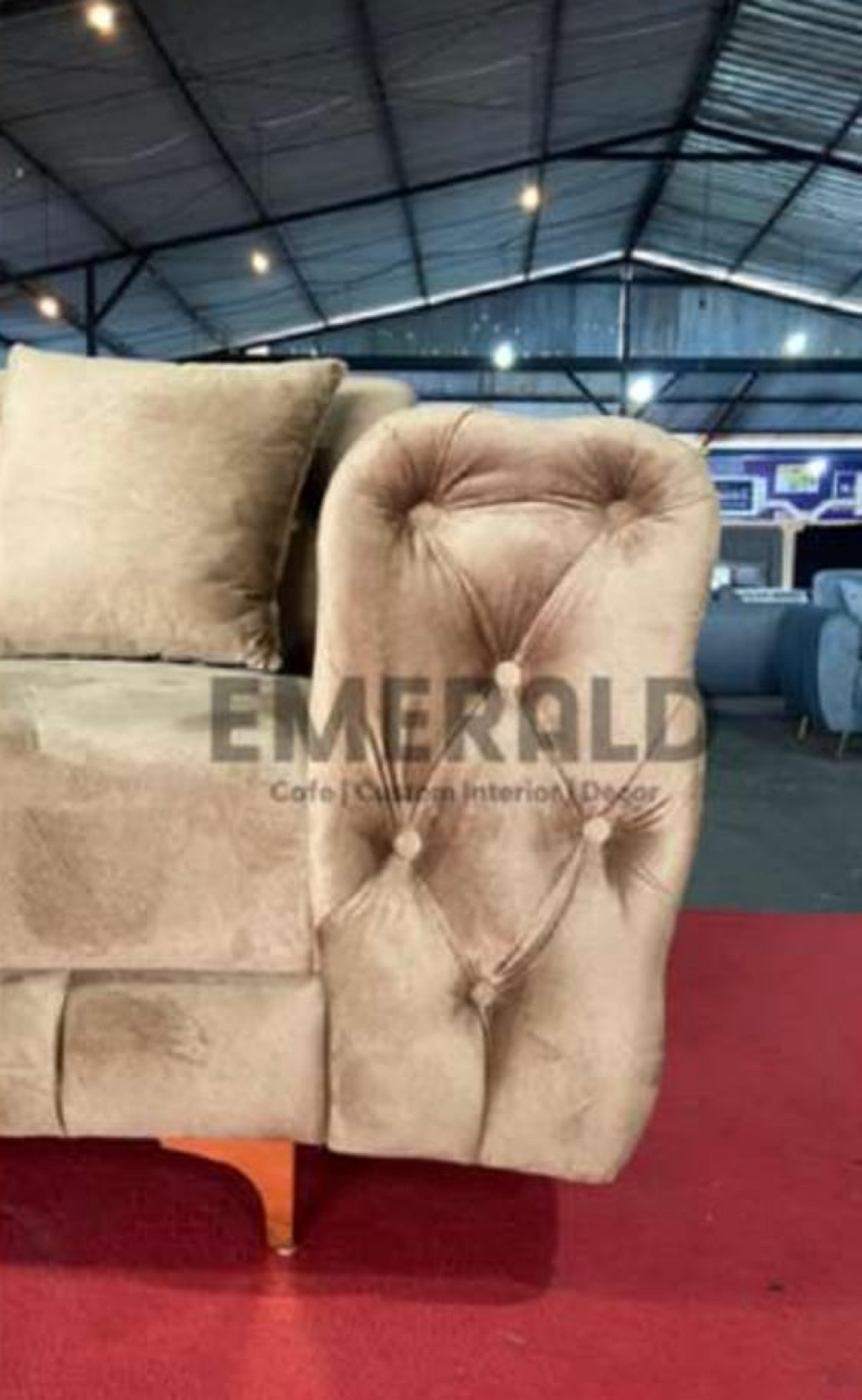Sudut Optimus — Emerald Sofa