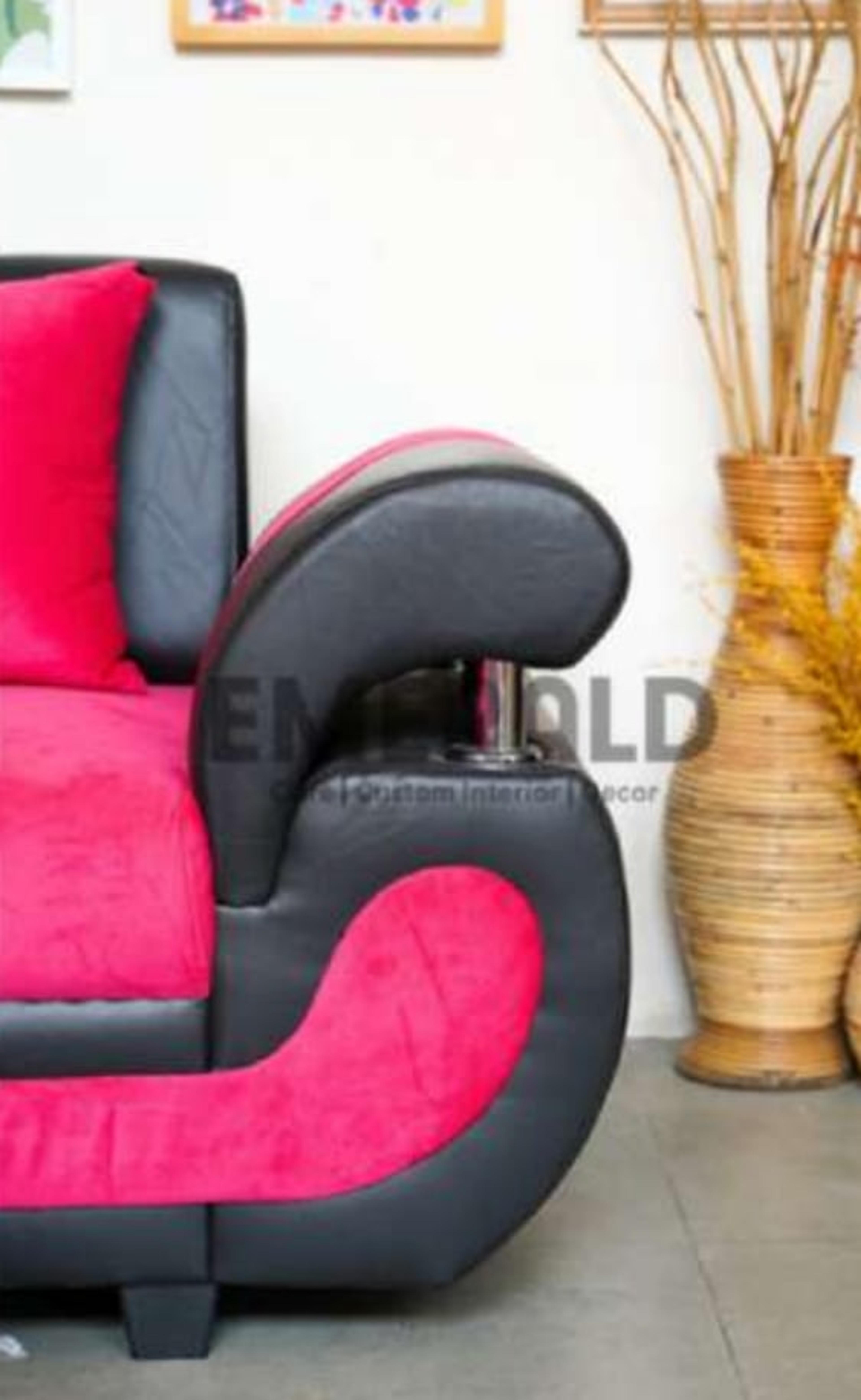 Sudut Kira — Emerald Sofa