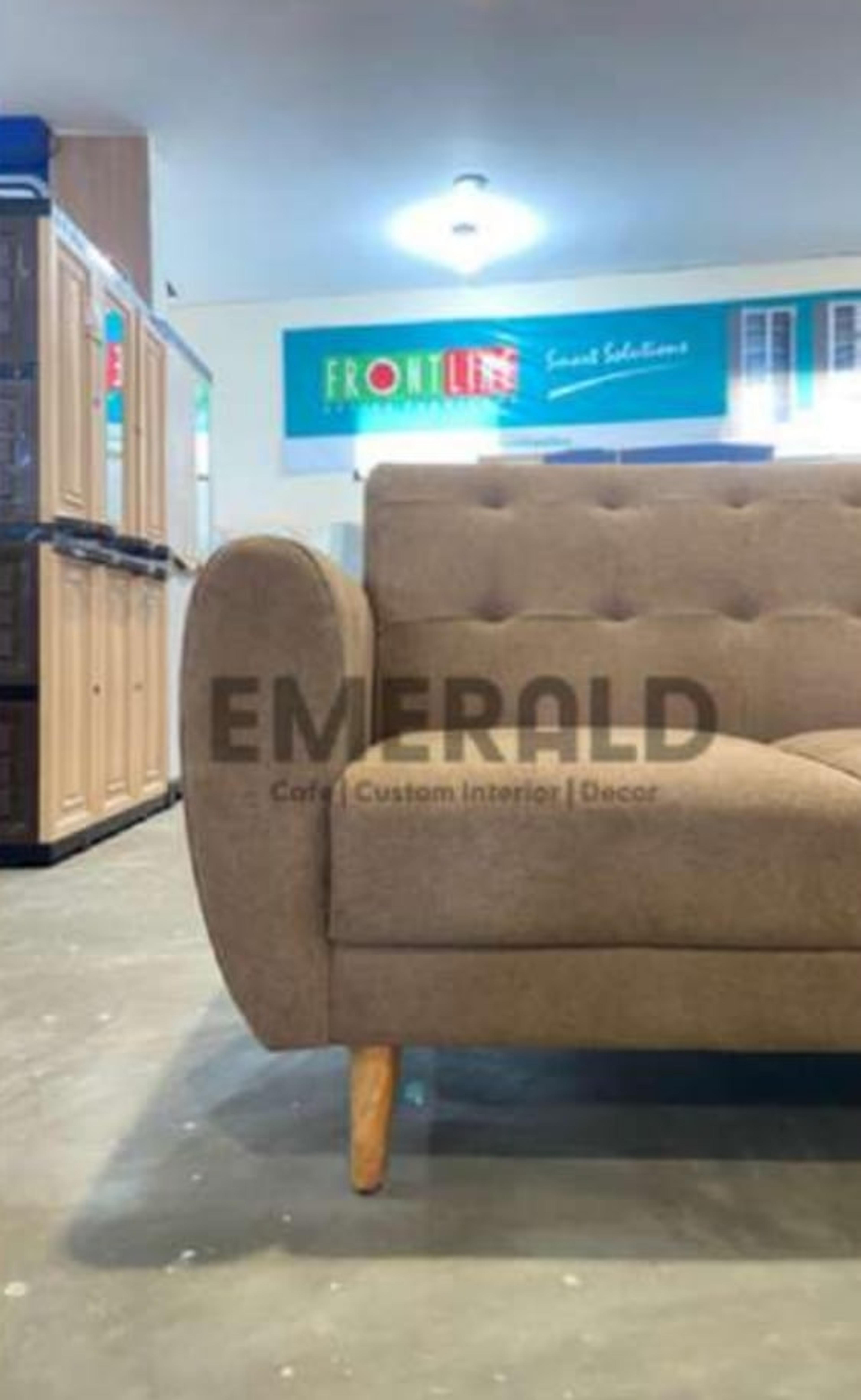 Sudut Romawi — Emerald Sofa