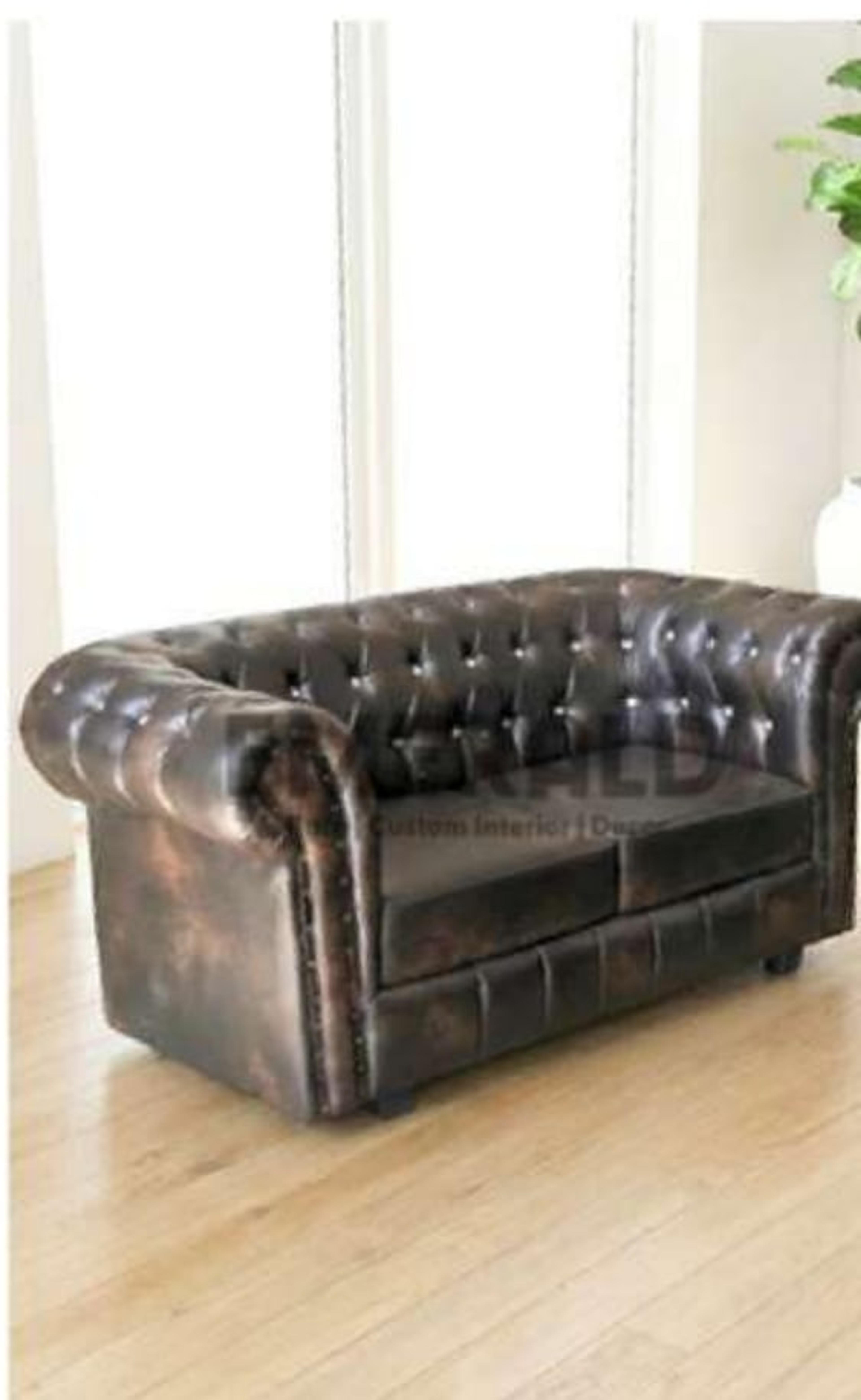 221 Pajero — Emerald Sofa