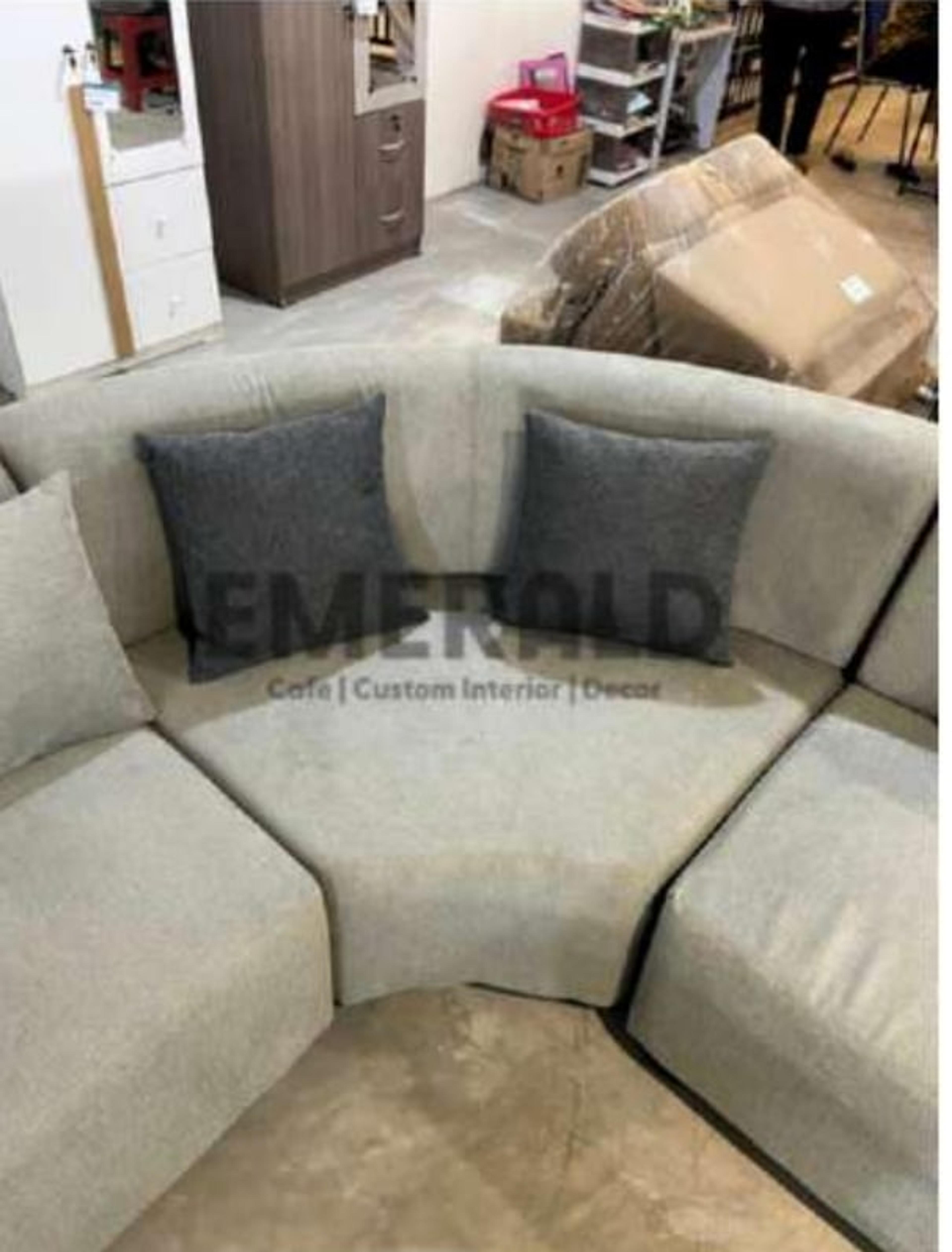 Sudut Luna — Emerald Sofa