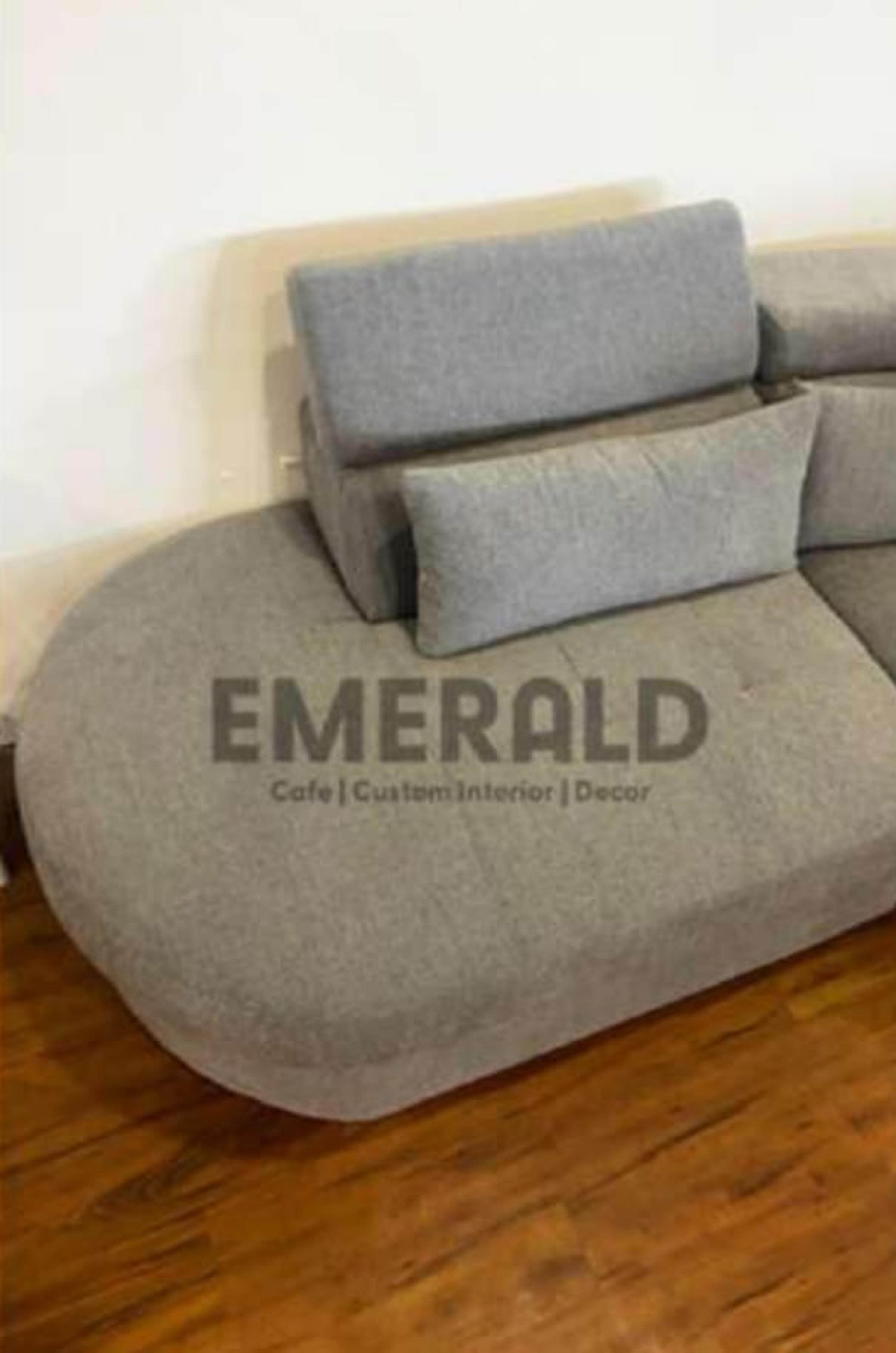 Sudut Montecarlo — Emerald Sofa
