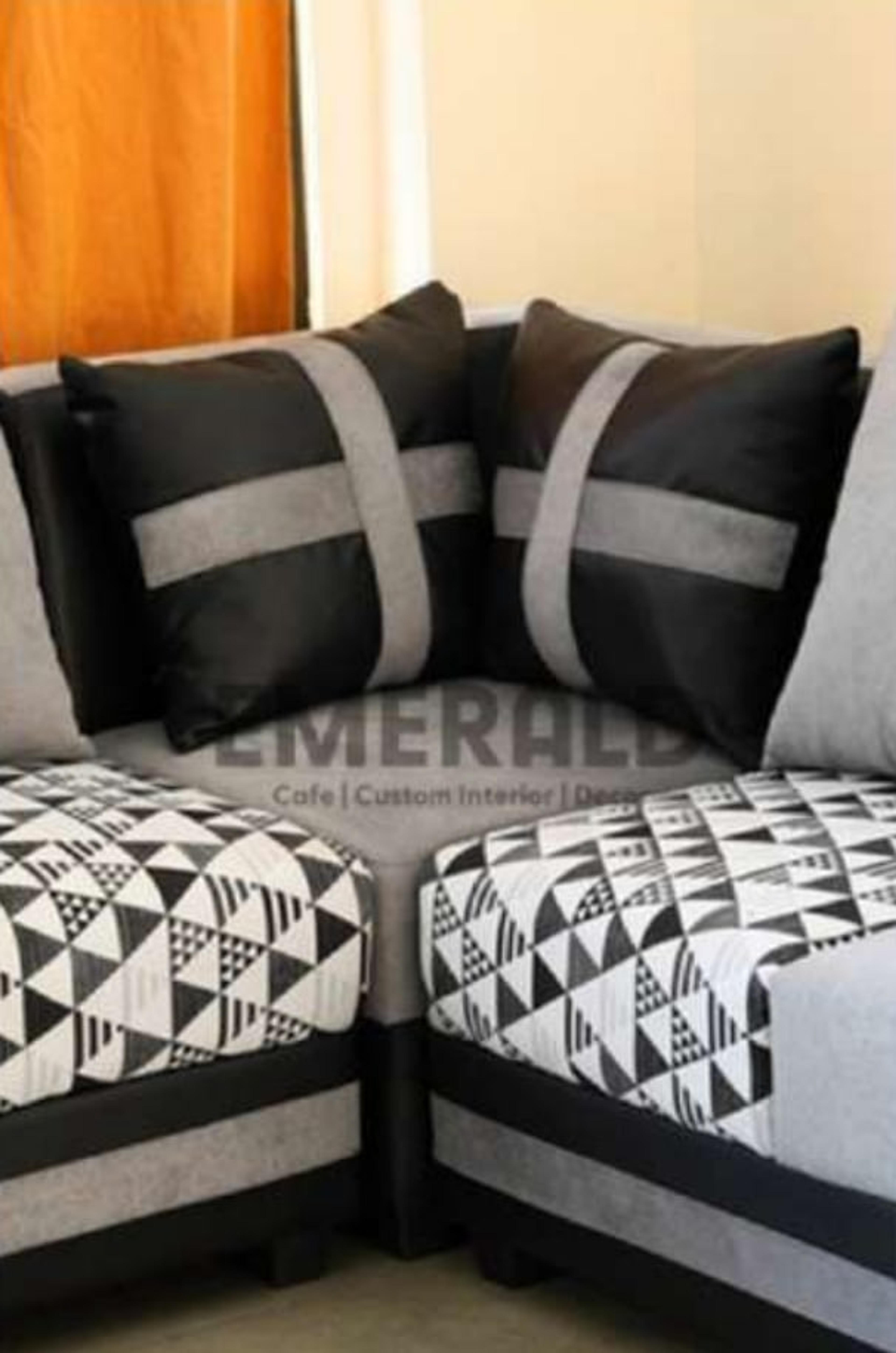 Sudut Exotic — Emerald Sofa