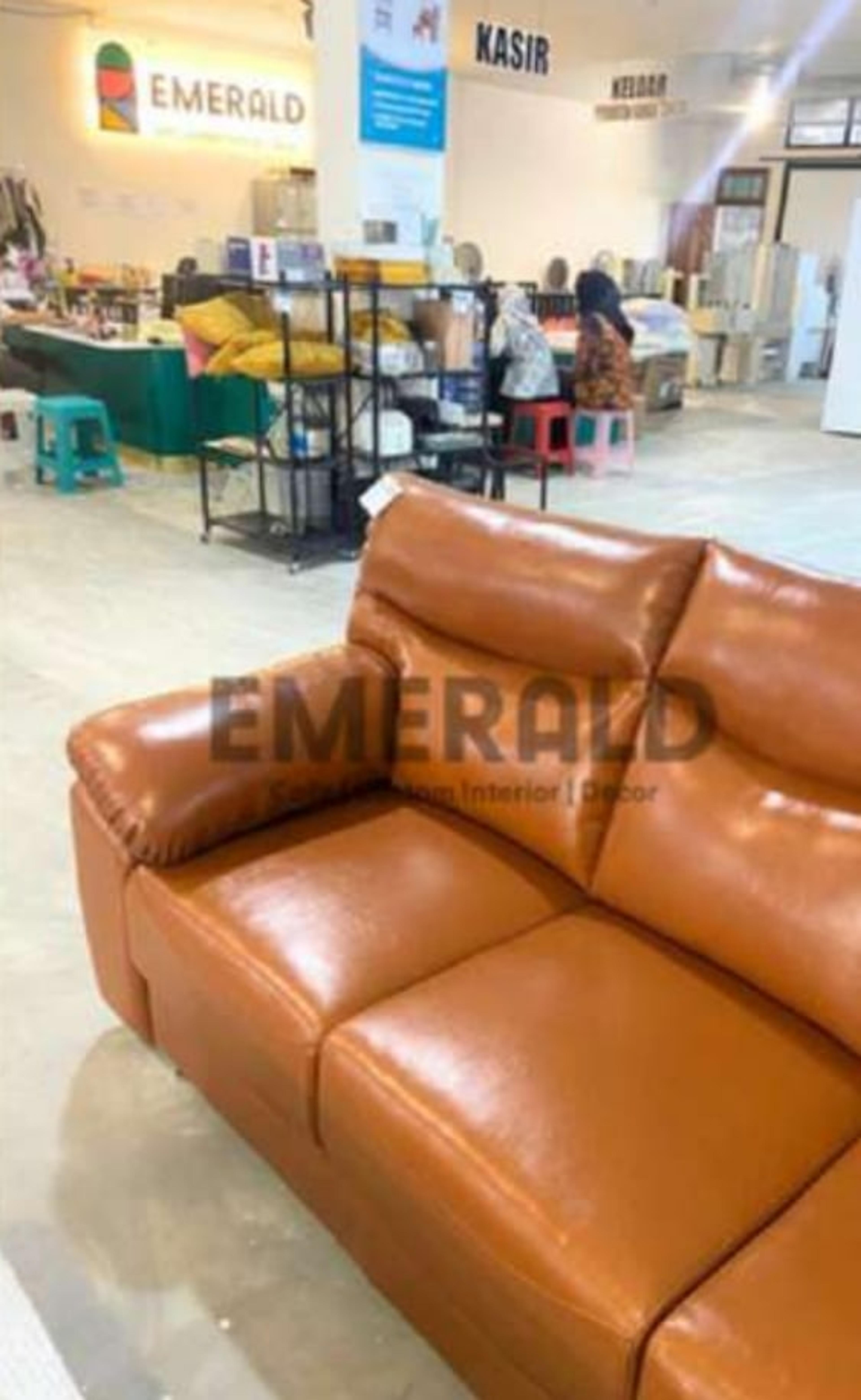 Sudut Verona — Emerald Sofa