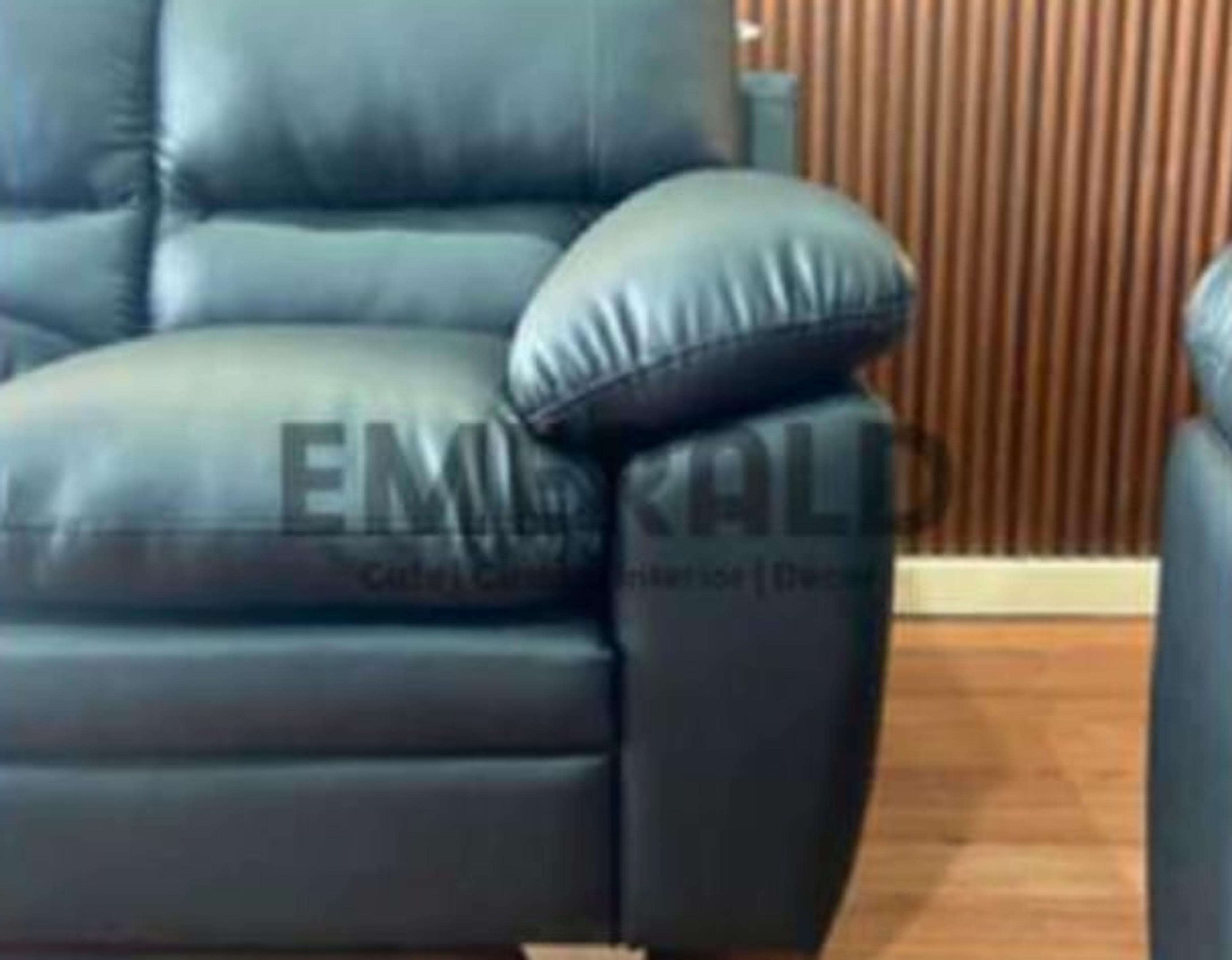 321 Chicago — Emerald Sofa