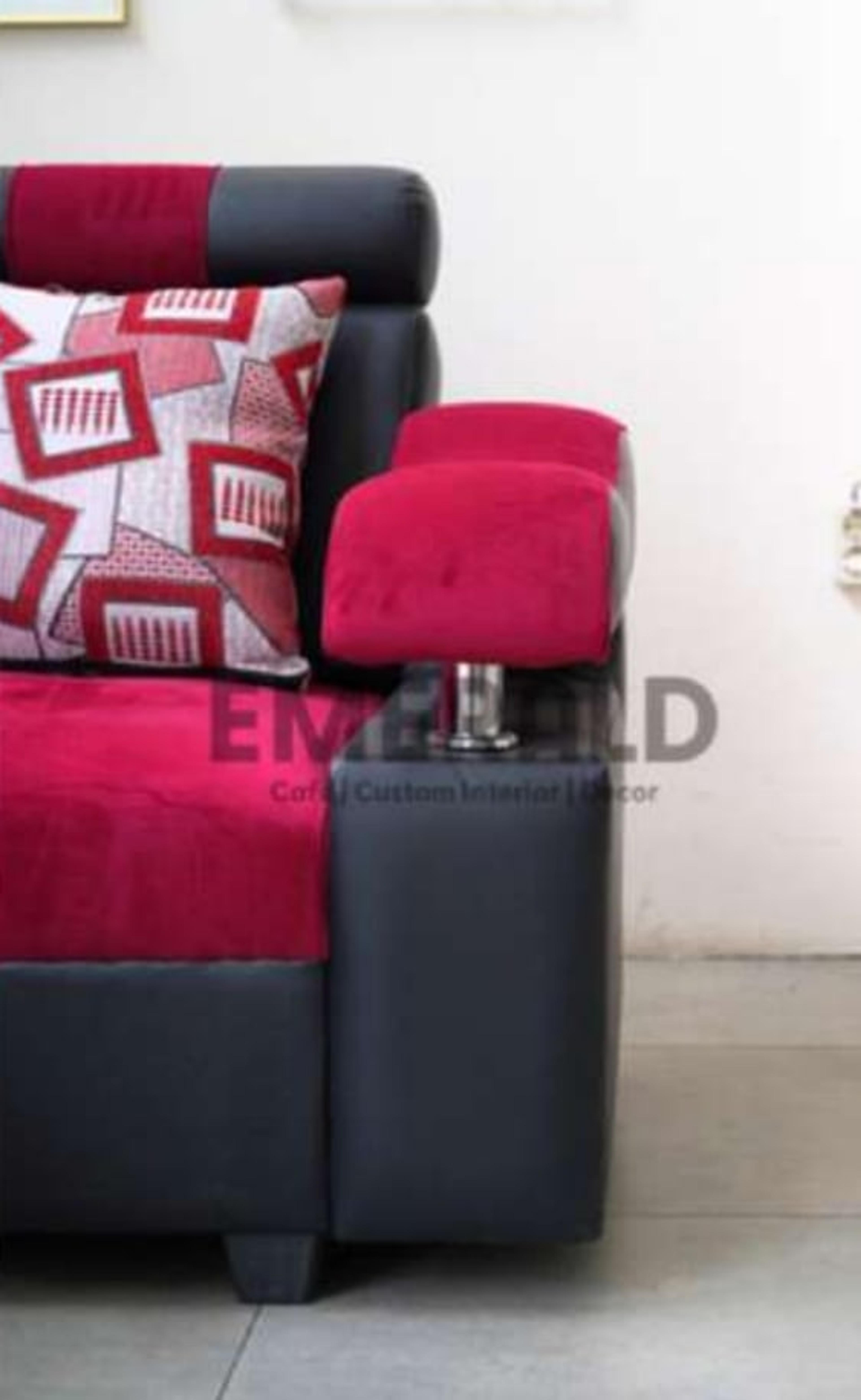 Sudut Dolphin — Emerald Sofa