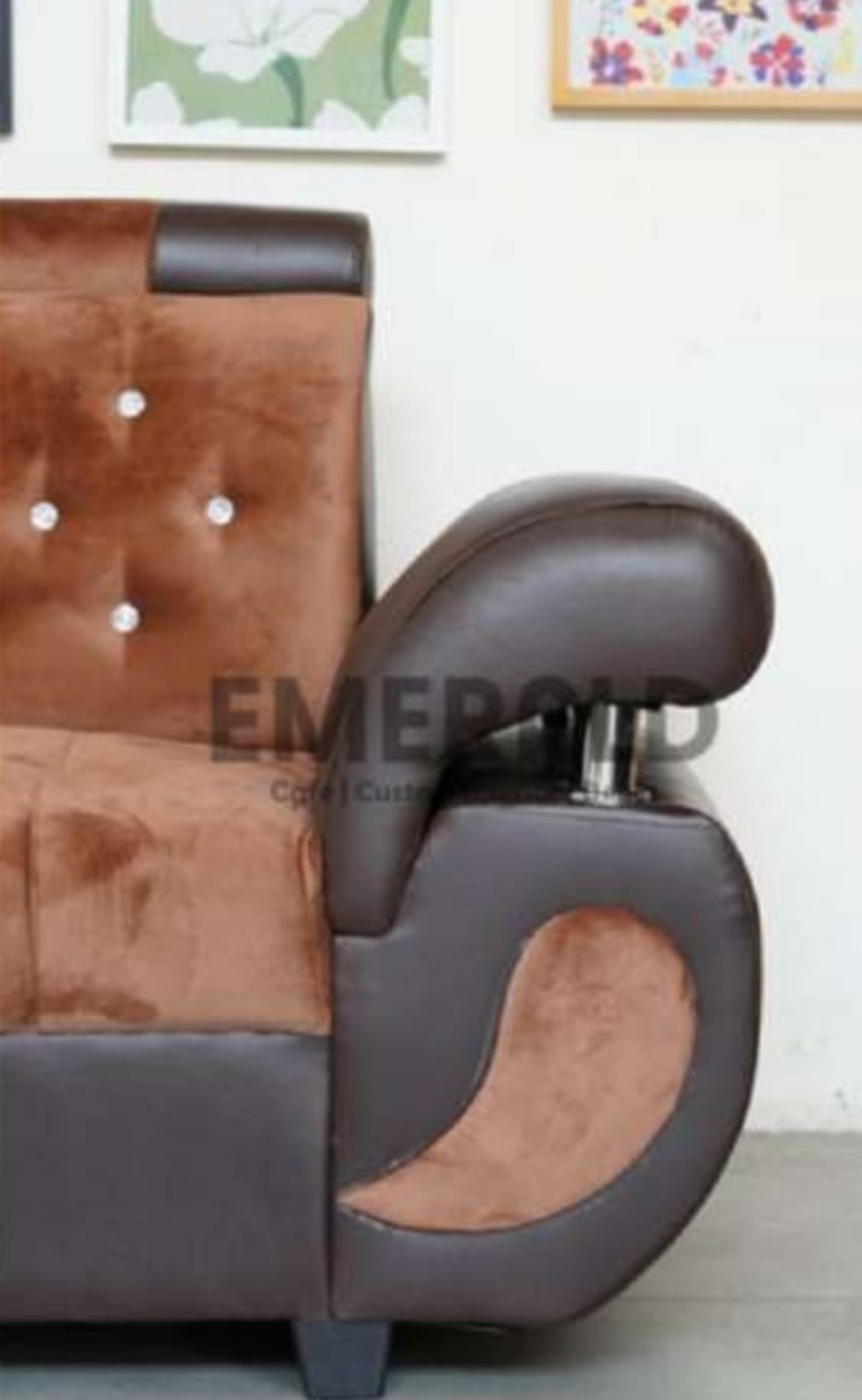 Sudut Kirana — Emerald Sofa