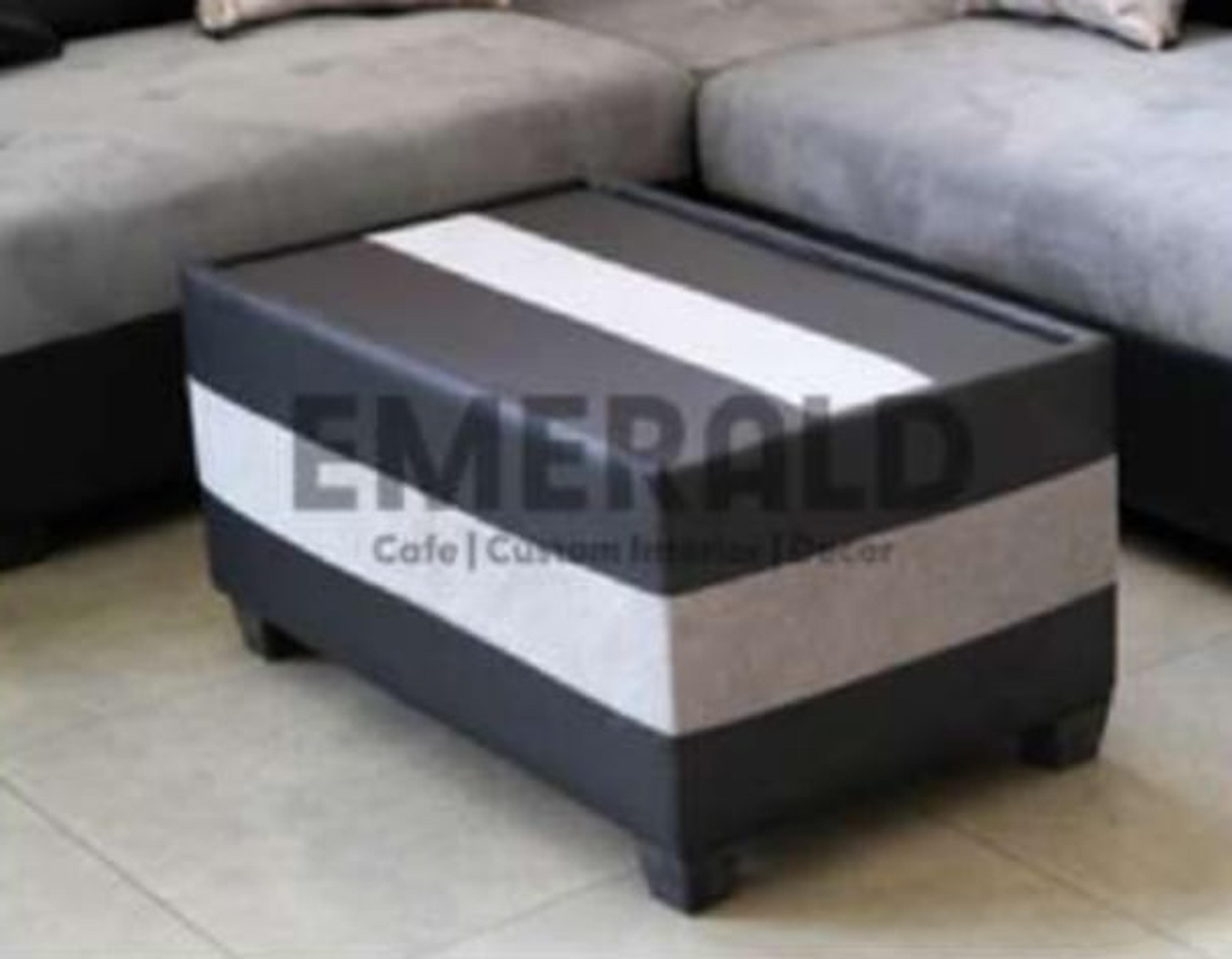 Sudut Omega — Emerald Sofa
