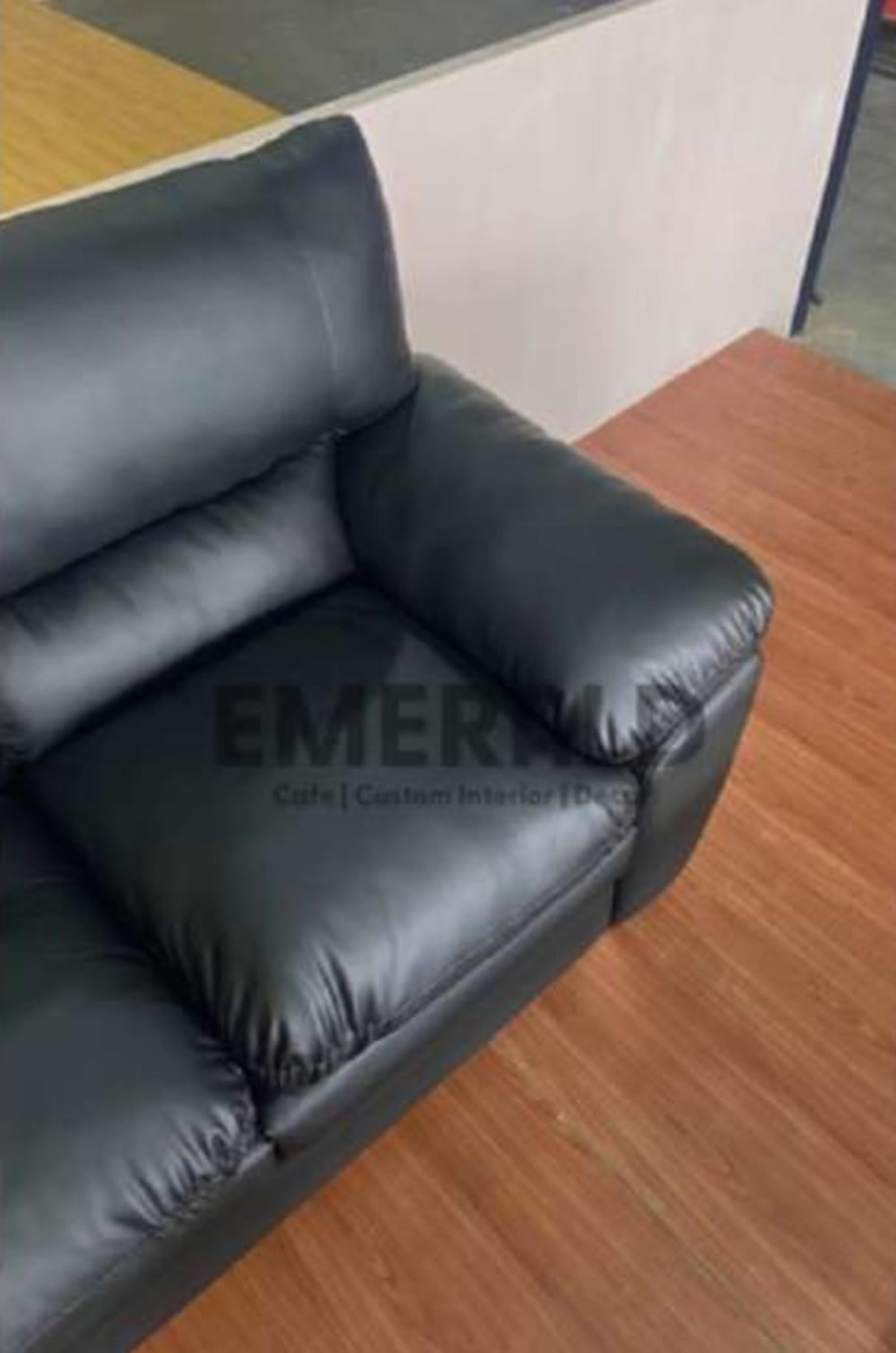 321 Chicago — Emerald Sofa