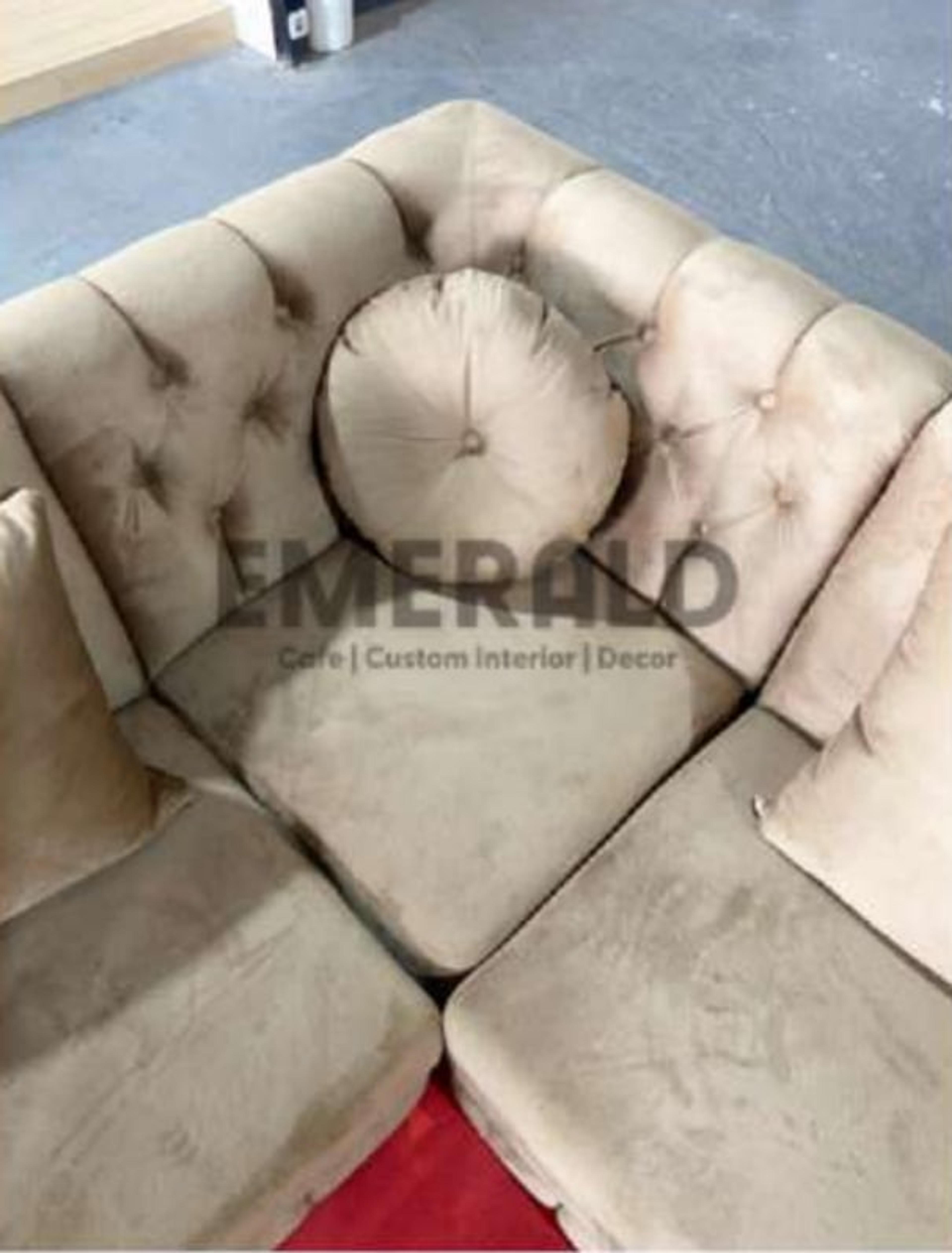Sudut Optimus — Emerald Sofa