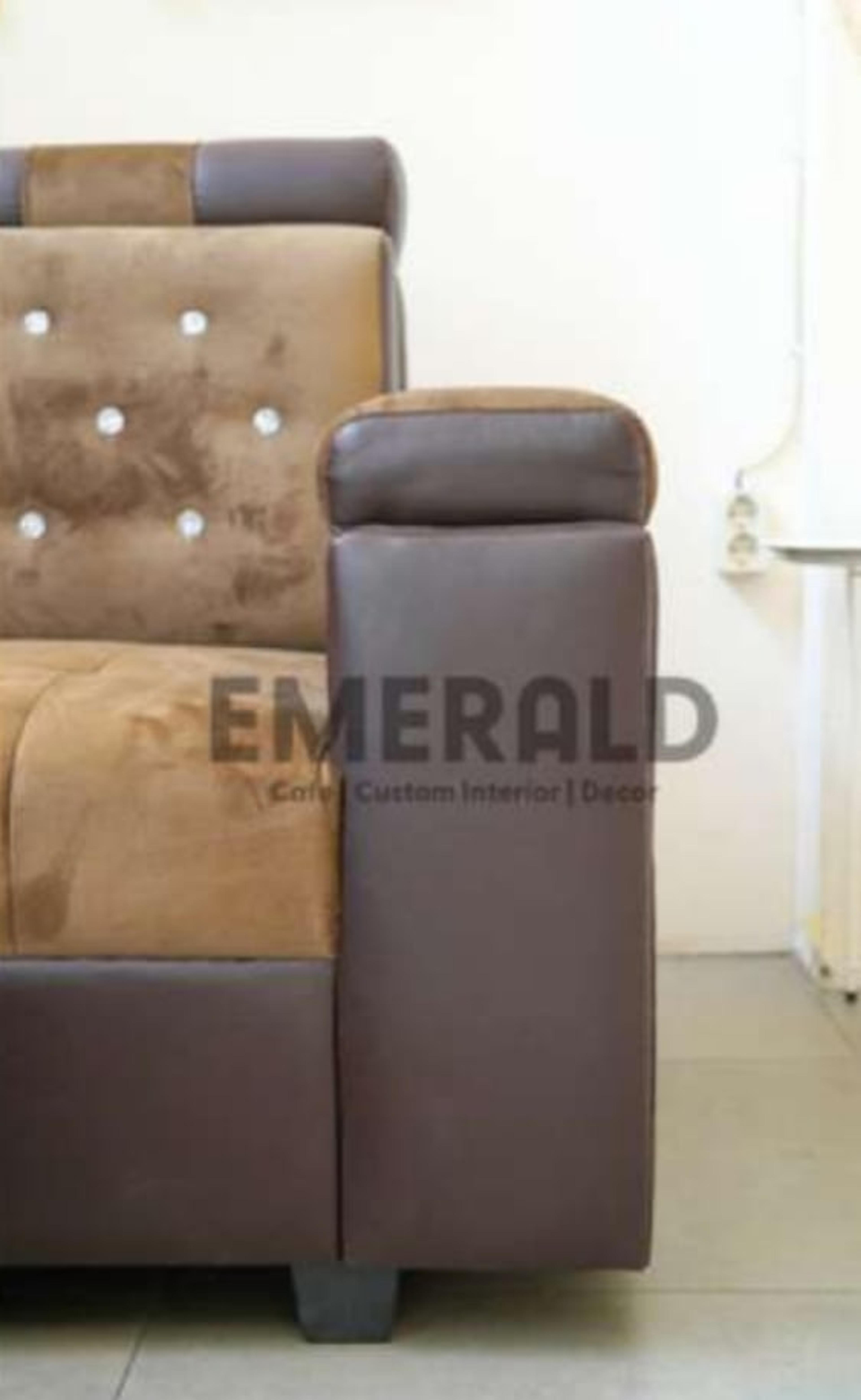 Sudut Kimi — Emerald Sofa