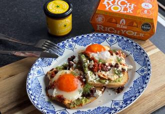 St. Ewe x Isle of Wight Tomatoes: Pesto Fried Eggs