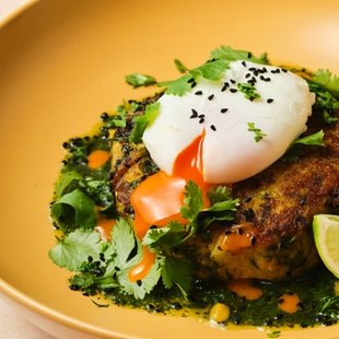 Are Poached Eggs Healthy? A Complete Guide to Nutrition, Benefits & How to Cook Them Right