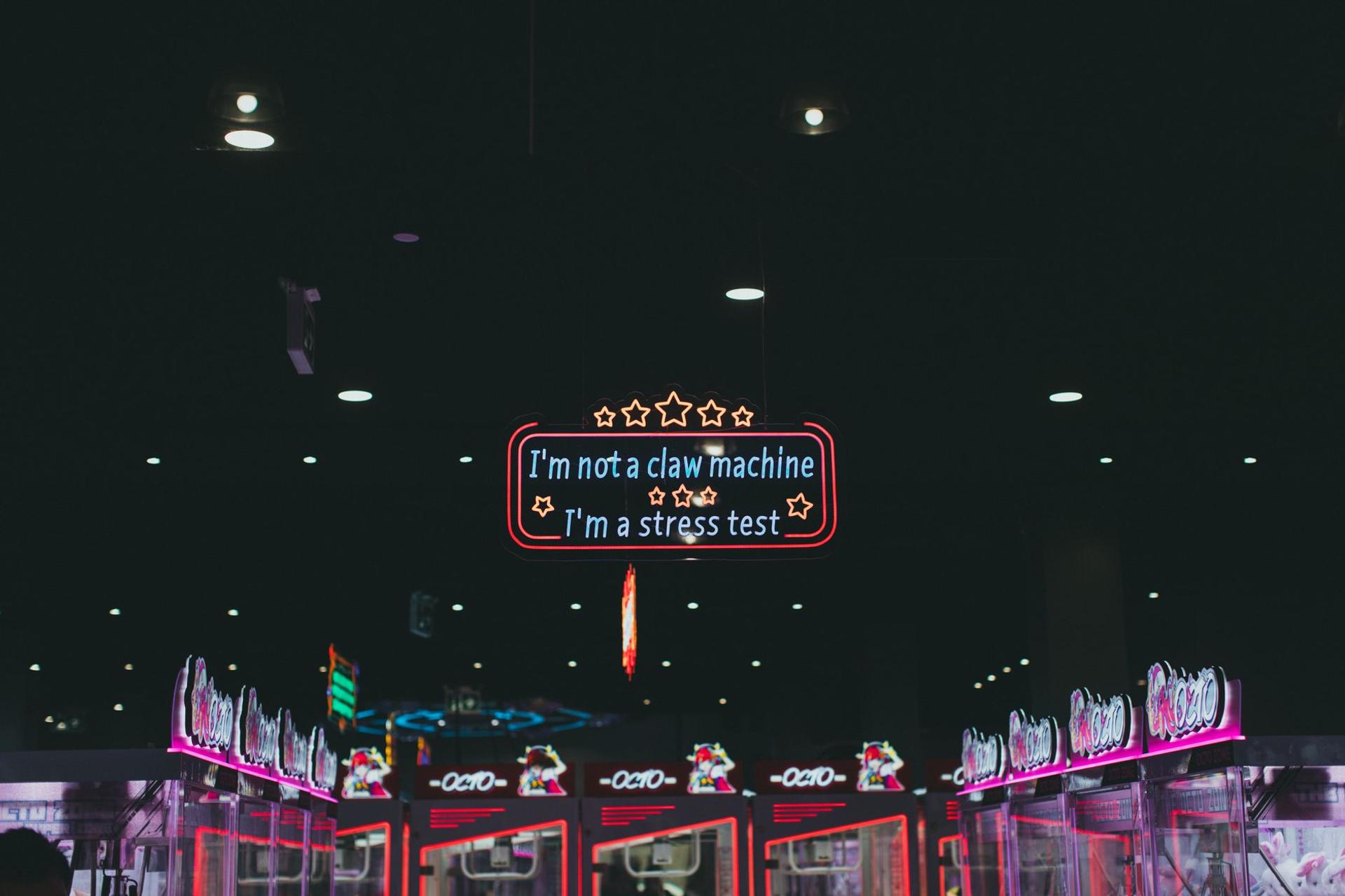 Pemain latihan free spin di mode demo slot pada perangkat mobile