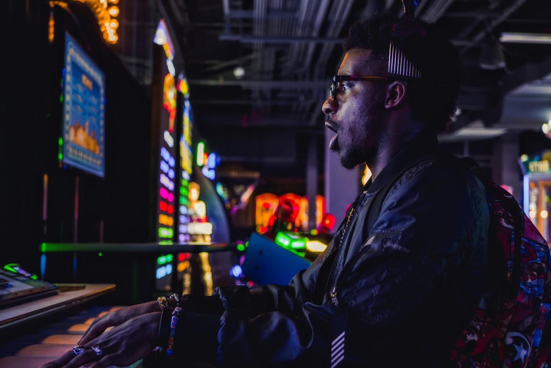 Tabel perbandingan RTP delapan game slot