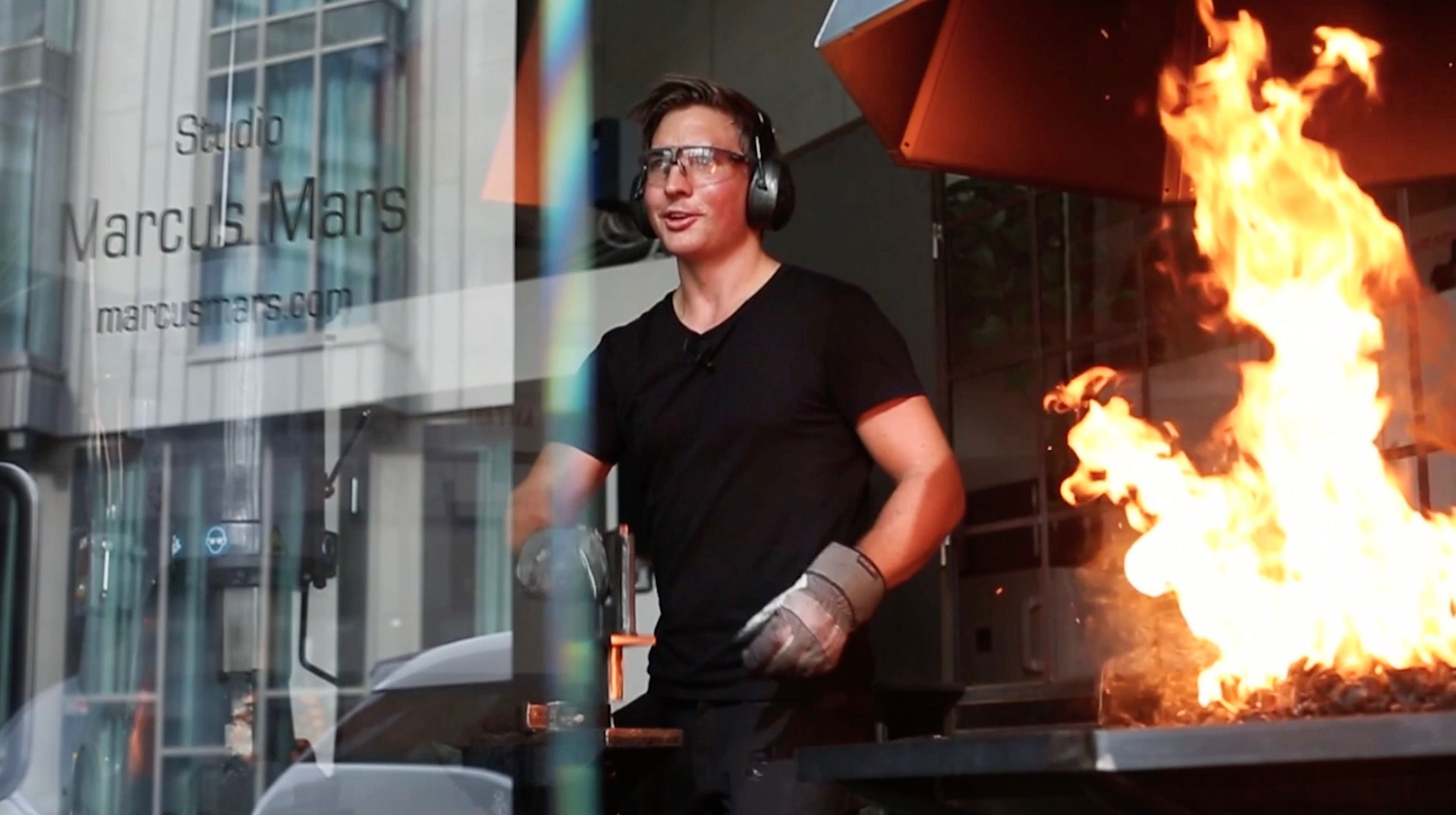 Marcus Mars er smedkunstneren som får tårene til å trille