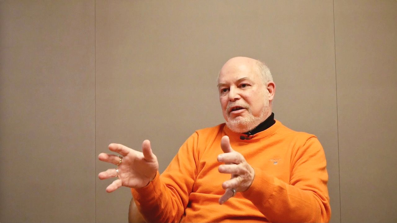 Lars Elton er Norges lengstsittende og mest erfarne kunstkritiker