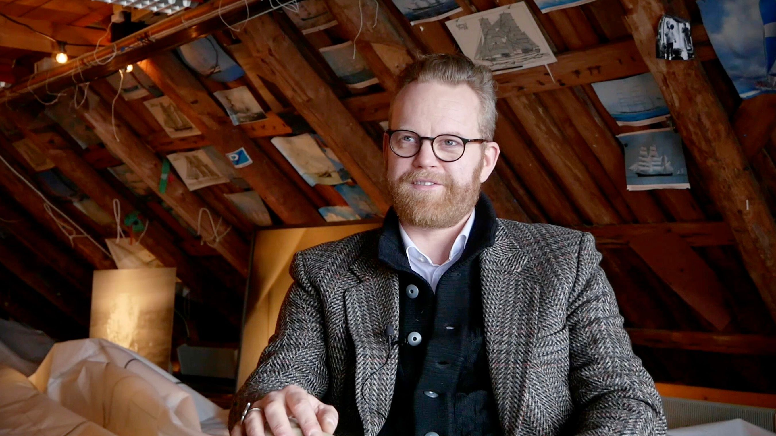 Kunstfotograf Ole Brodersen bygget mørkerom i naustet på Lyngør