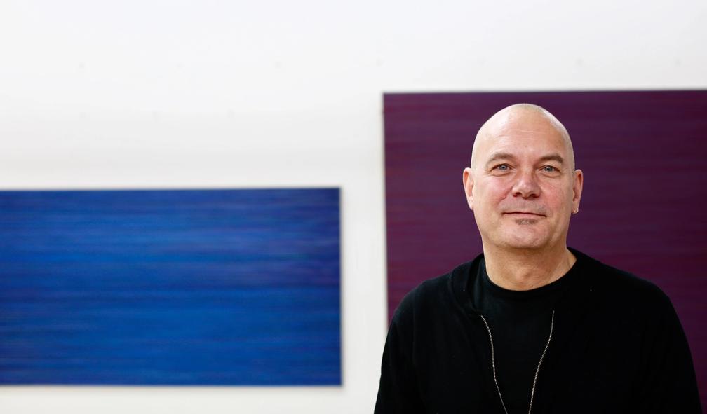 Lars Strandh rendyrker fargen og linjen i kunsten sin