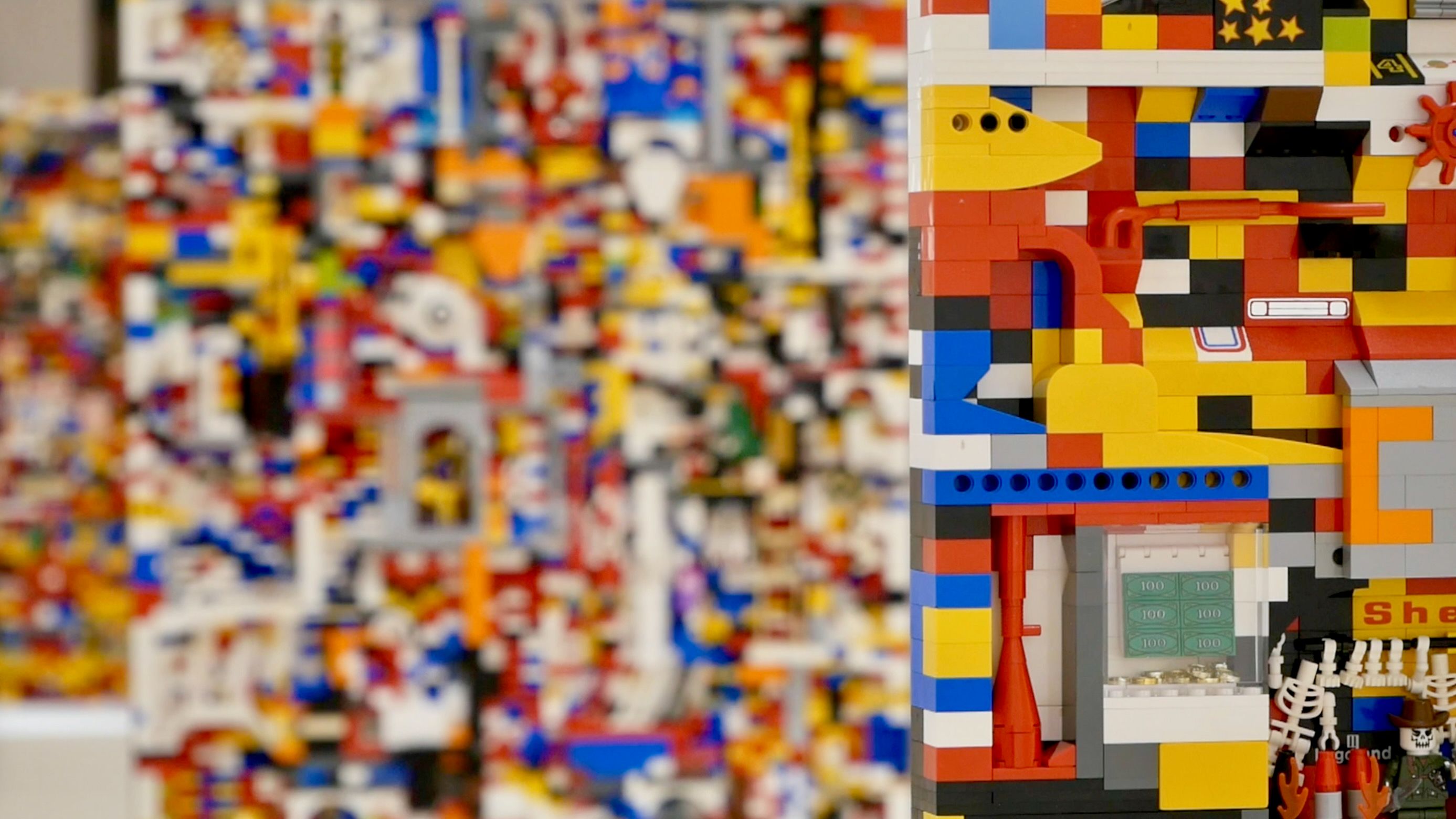 Søren Krag stiller politiske spørsmål med LEGO hos Skog Art space