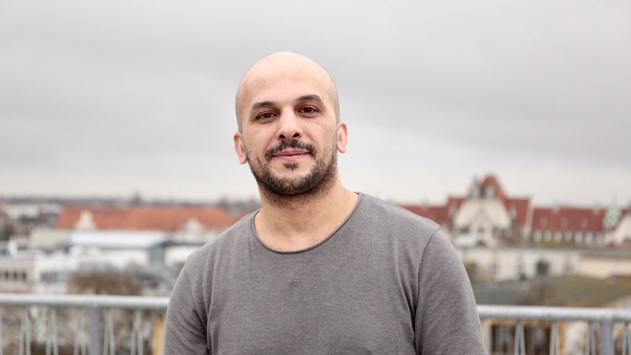 Khaled Barakeh lager Syrias første kunstbiennale