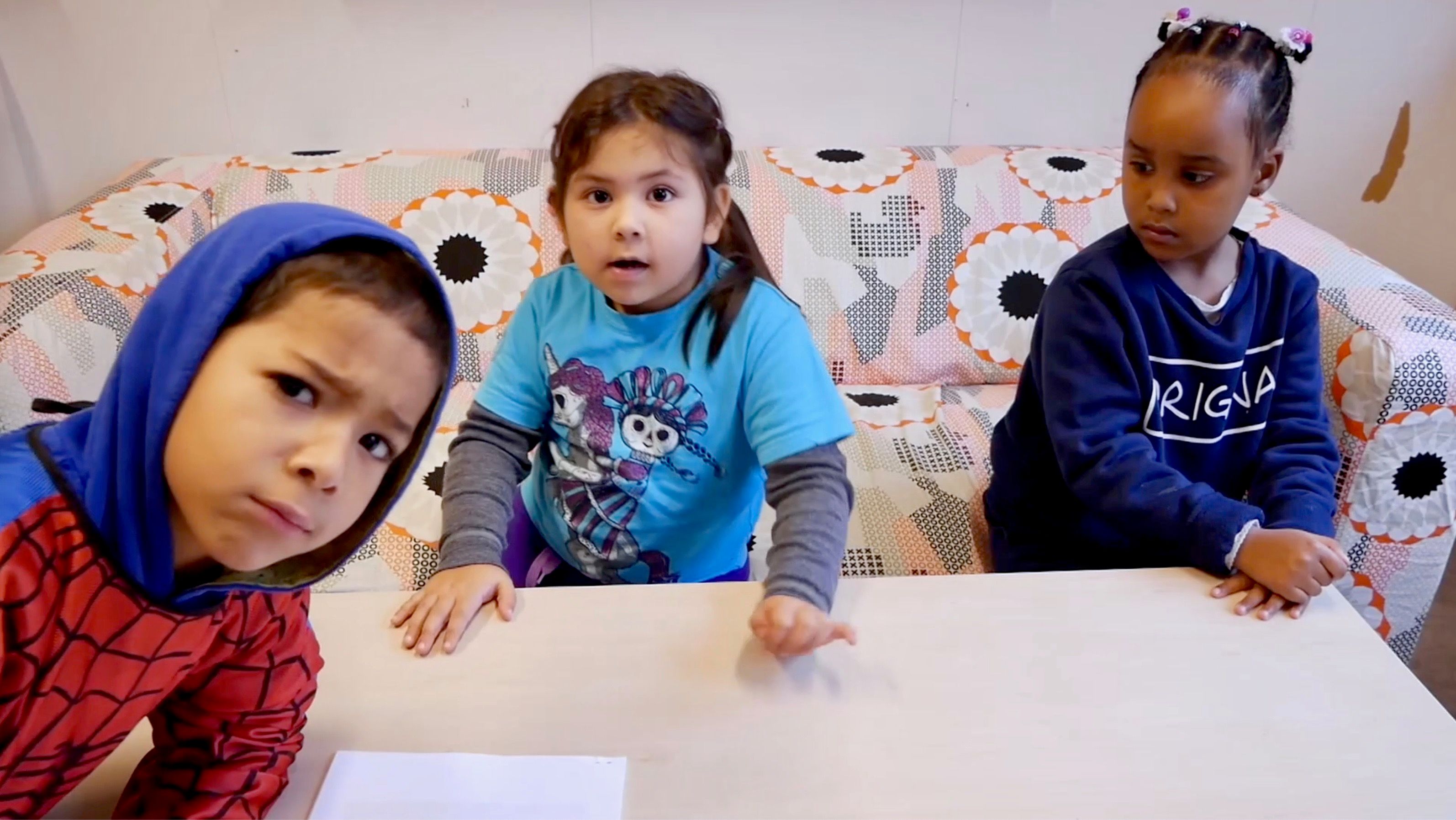 Barn anmelder norsk samtidskunst