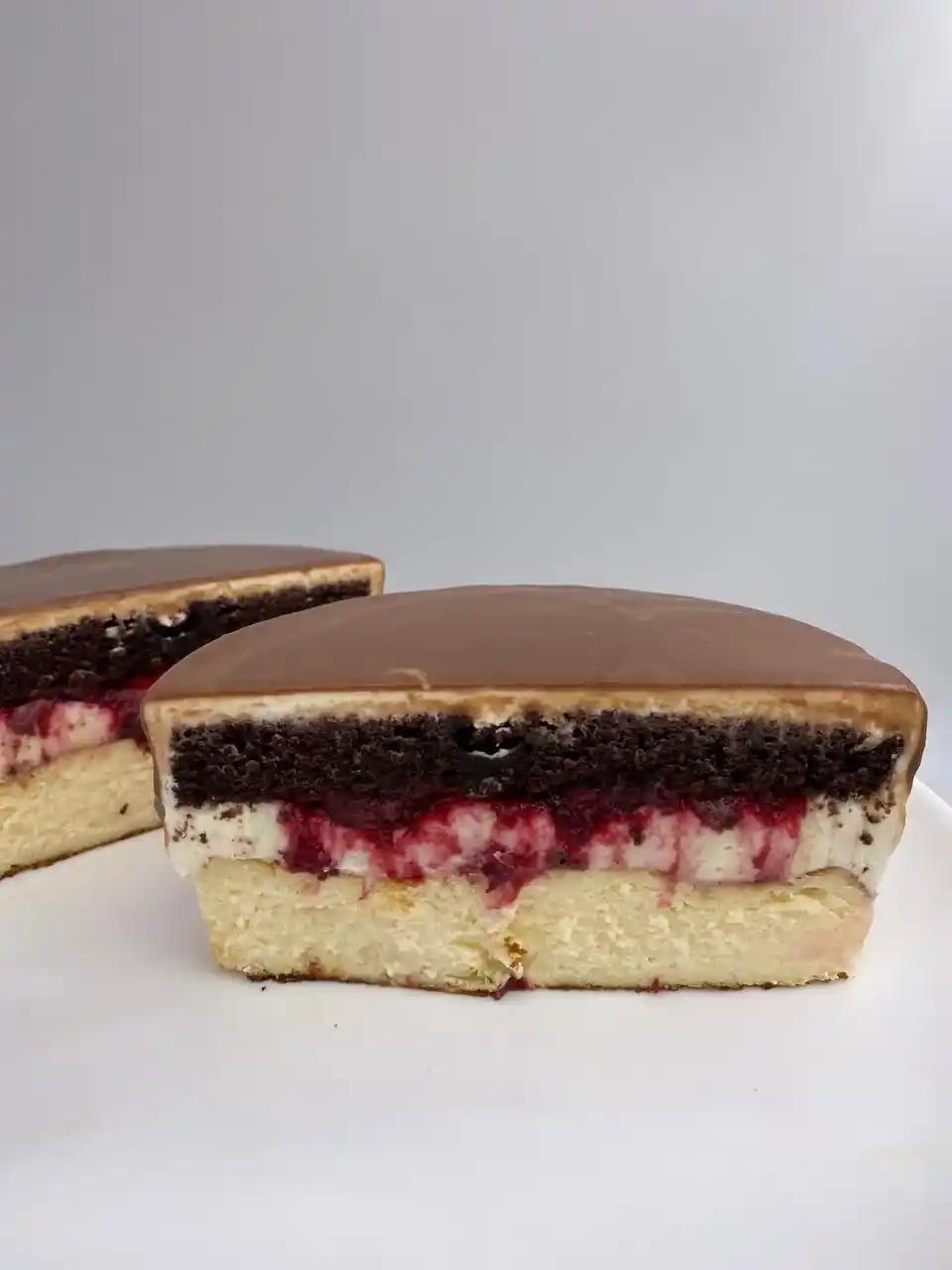 Султан Сулейман с классическим чизкейком