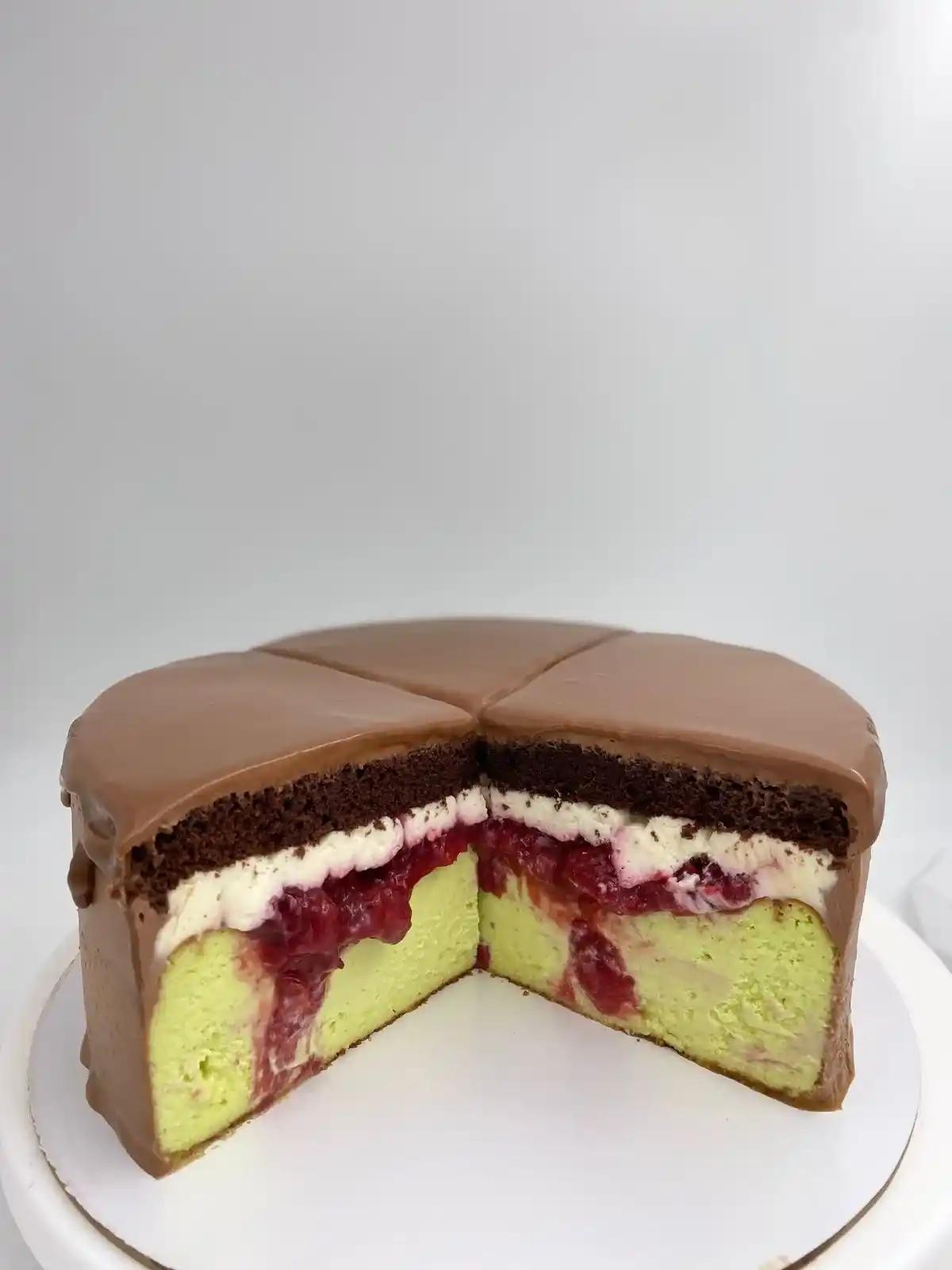 Султан Сулейман с фисташковым чизкейком