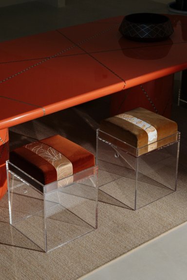 Obi Floating Stool