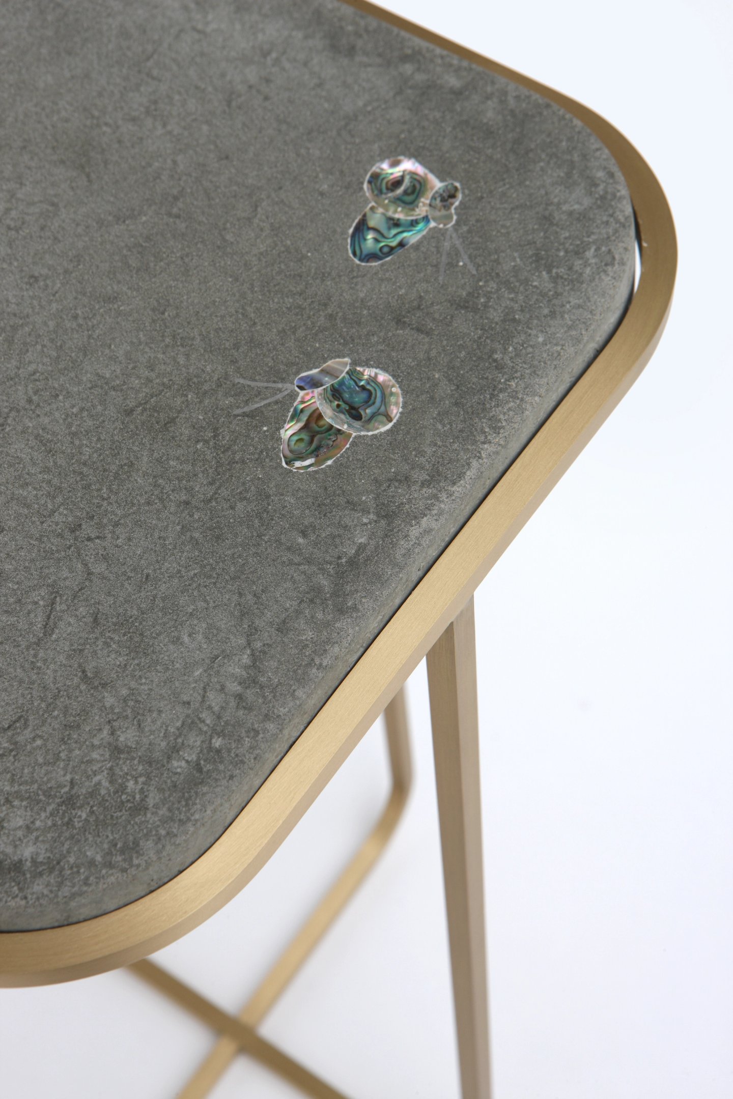 CONCRETE PEARL OCCASIONAL TABLE 1 BRASS (30)