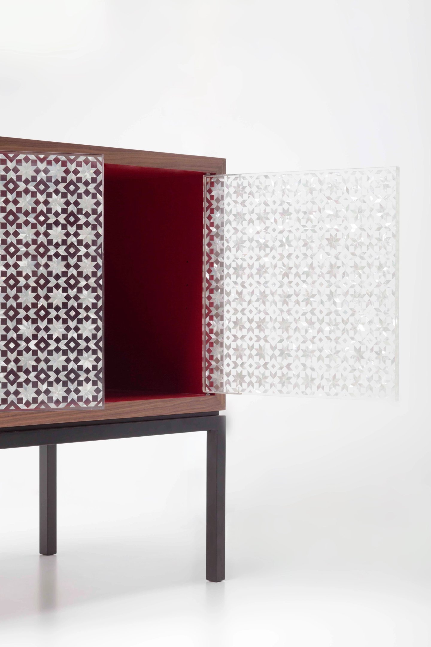 LE GRAND BUFFET BROWN DETAIL 2