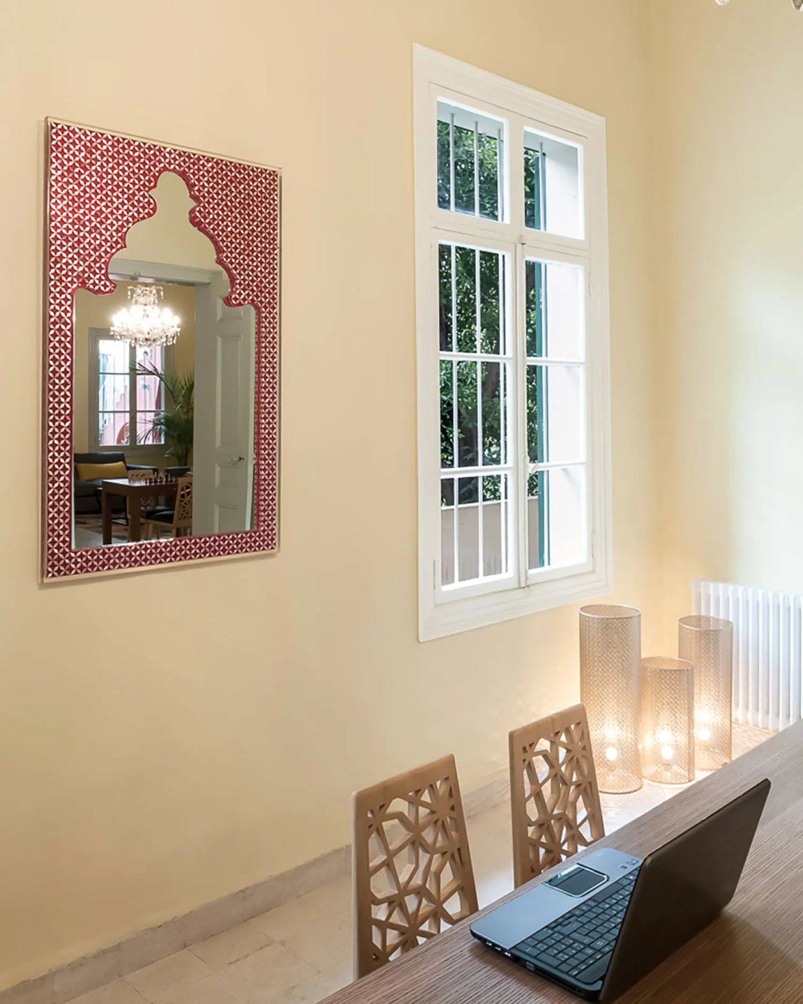 5 (8)