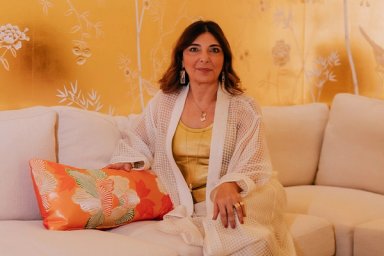 OCHAYA MAJLIS WITH DE GOURNAY