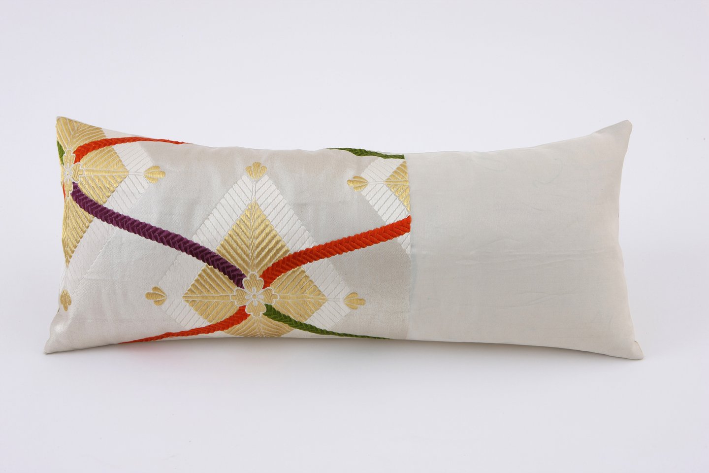 Furniture_Complement _Cushion OBI_ND44_M.D.0209.JPG.H15