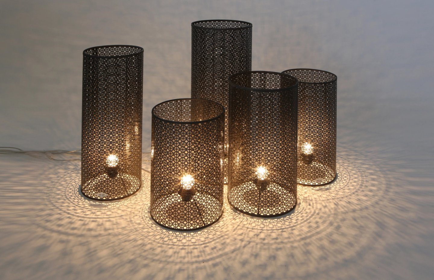 ARABESQUE FLOOR LAMPS SILVER