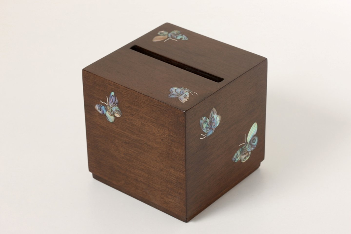 CLASSIC TISSUE BOX (111)