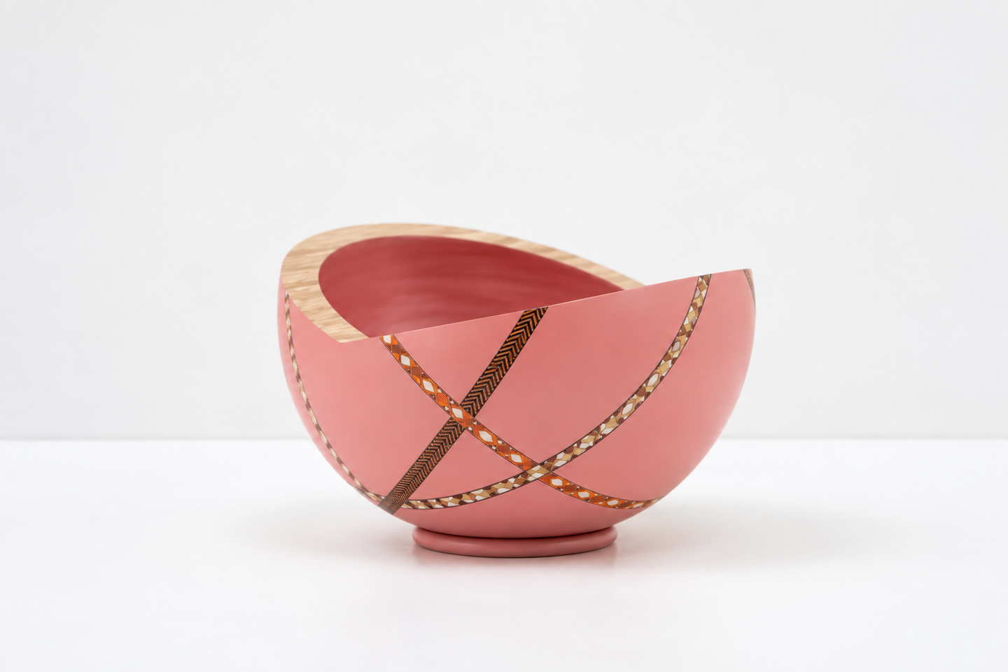 Pink Inlaid Heart-Rim Wooden Bowl