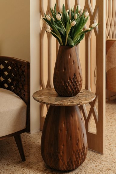 Walnut Palma Table