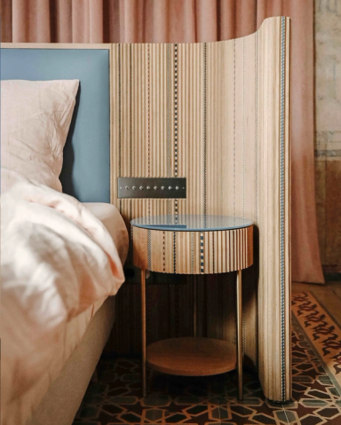 Funquetry Bedside