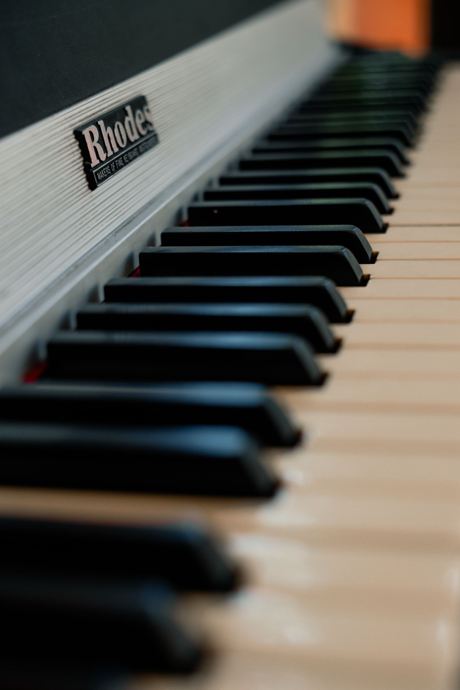 Histoire du piano numérique : de l'orgue Hammond au clavier connecté