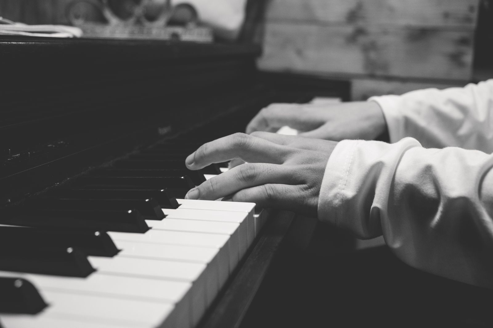 Étendue des touches noires et blanches d'un clavier de piano