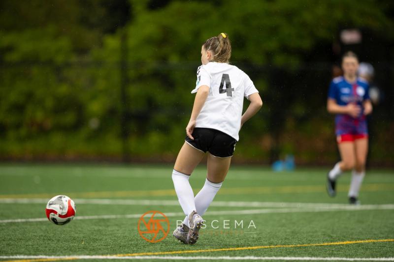 Sting 13-14G Academy number 4 bringing the ball forward